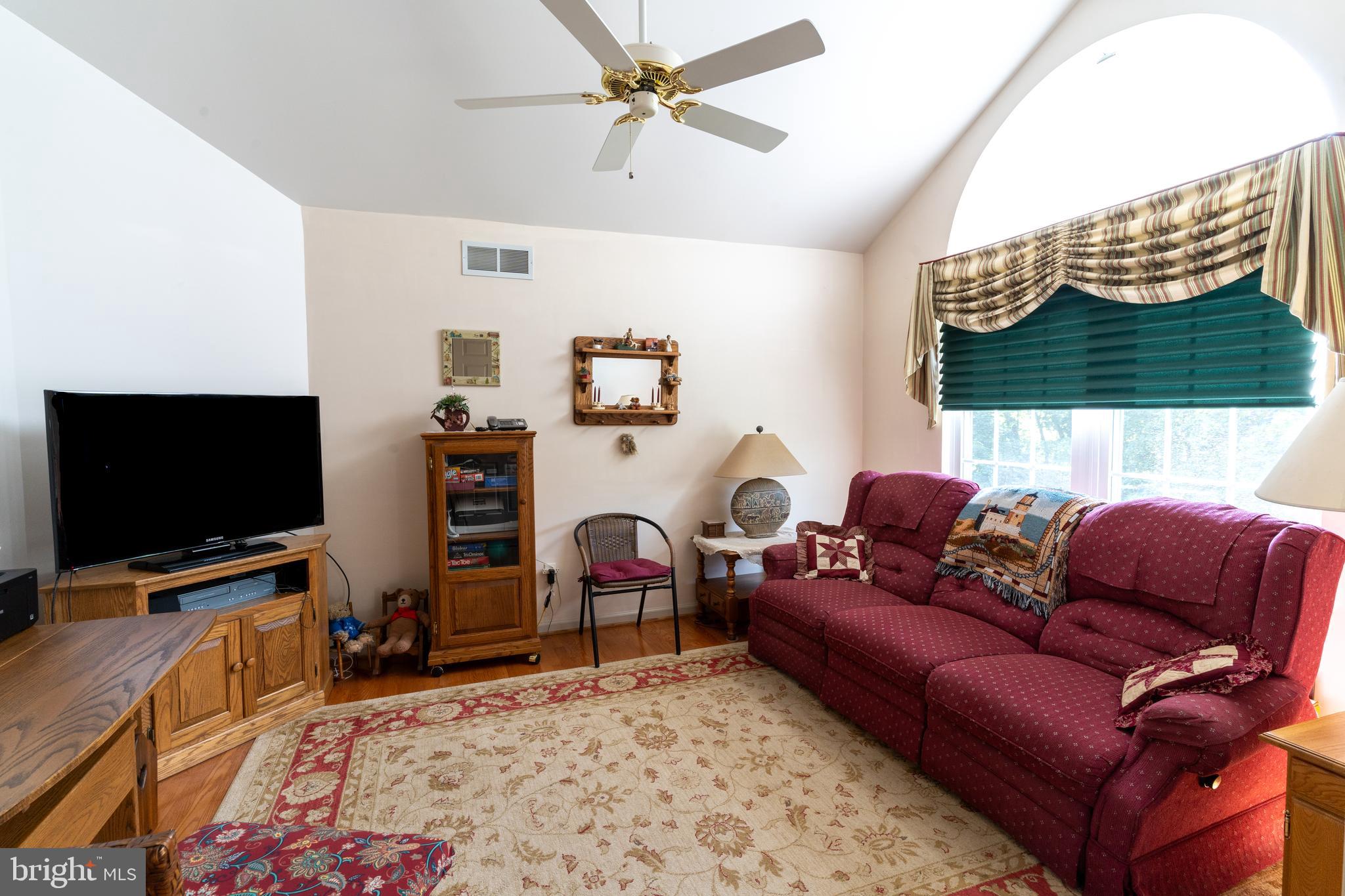 LIONSGATE - Residential