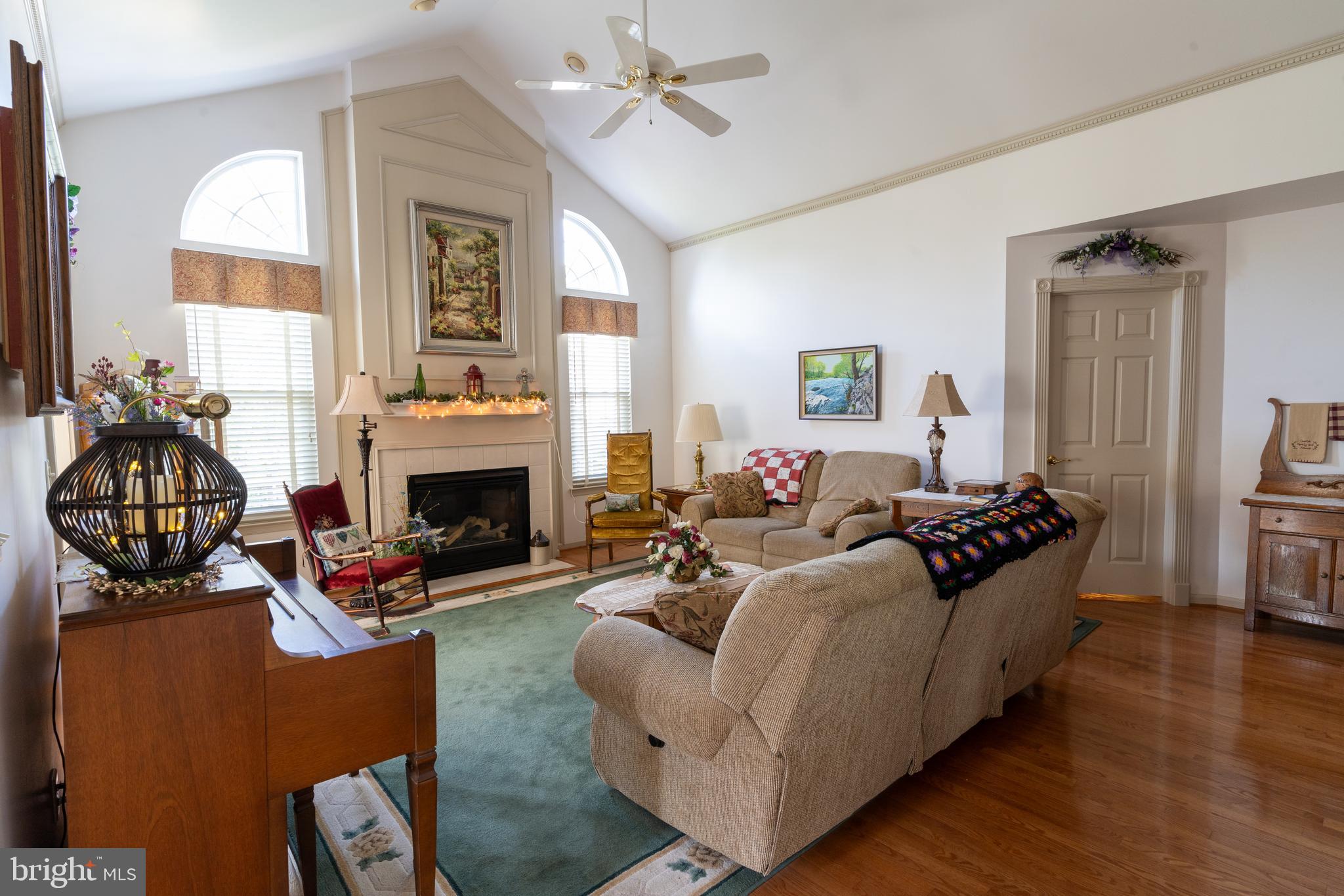 LIONSGATE - Residential