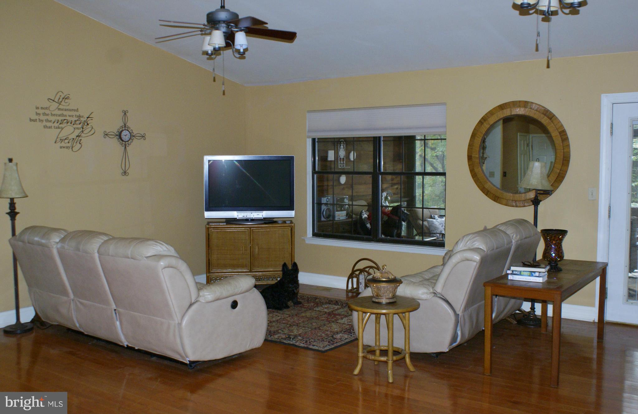 HALL'S HILLS - Residential