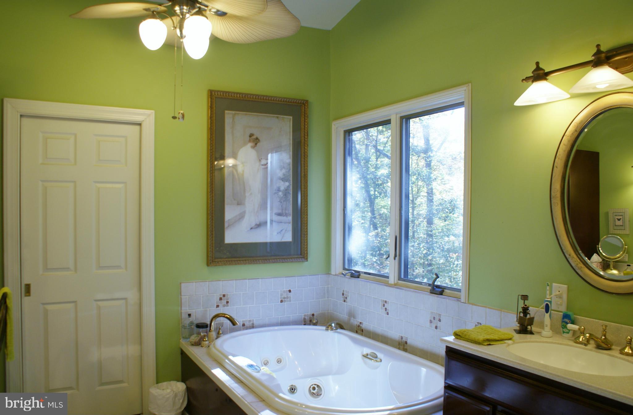 HALL'S HILLS - Residential