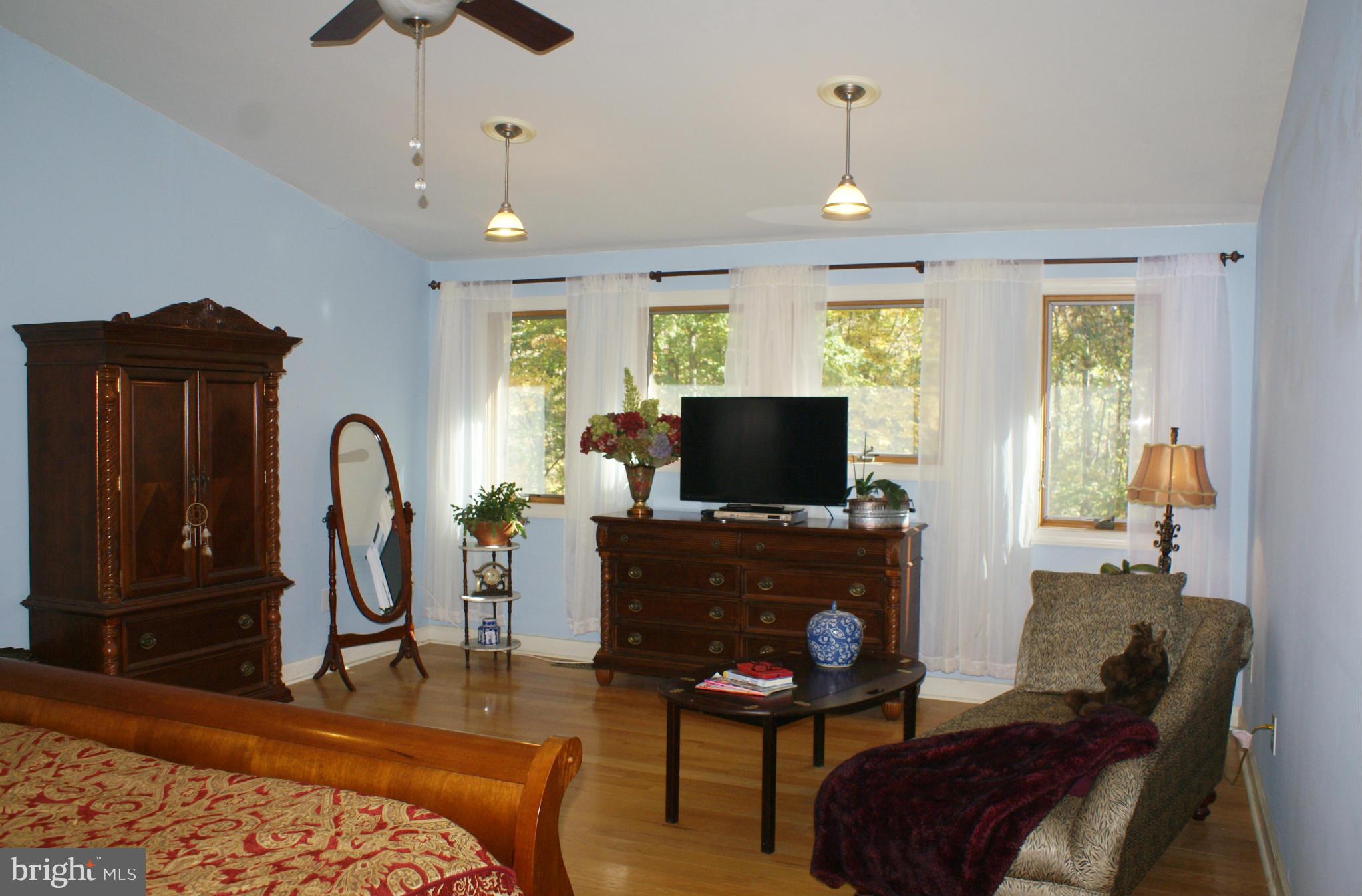 HALL'S HILLS - Residential