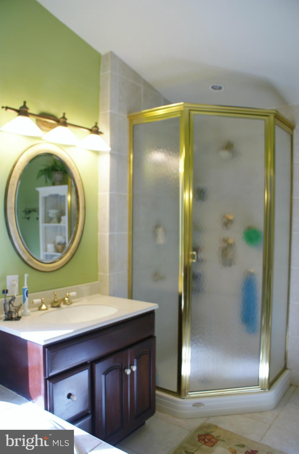 HALL'S HILLS - Residential