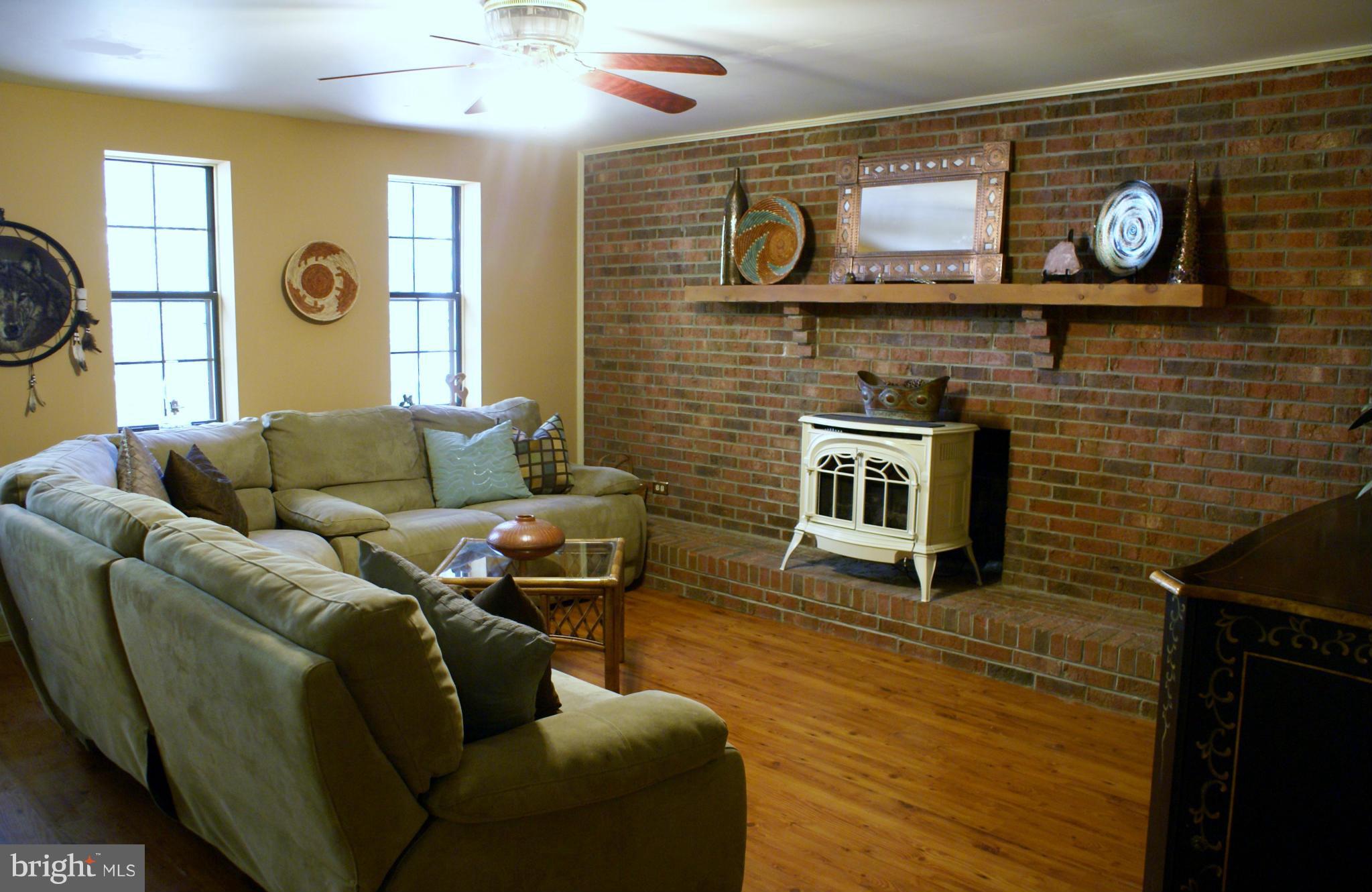 HALL'S HILLS - Residential