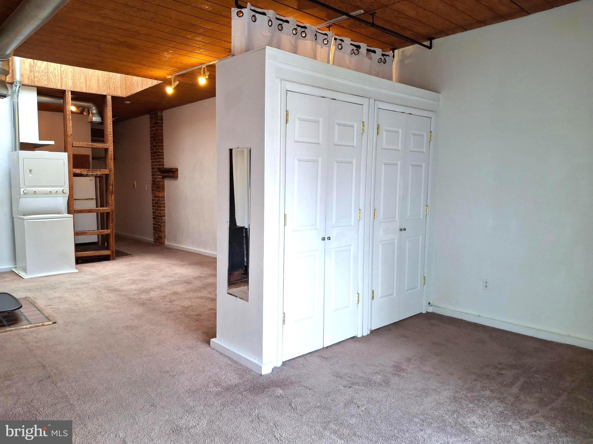 OLD CITY - Residential Lease