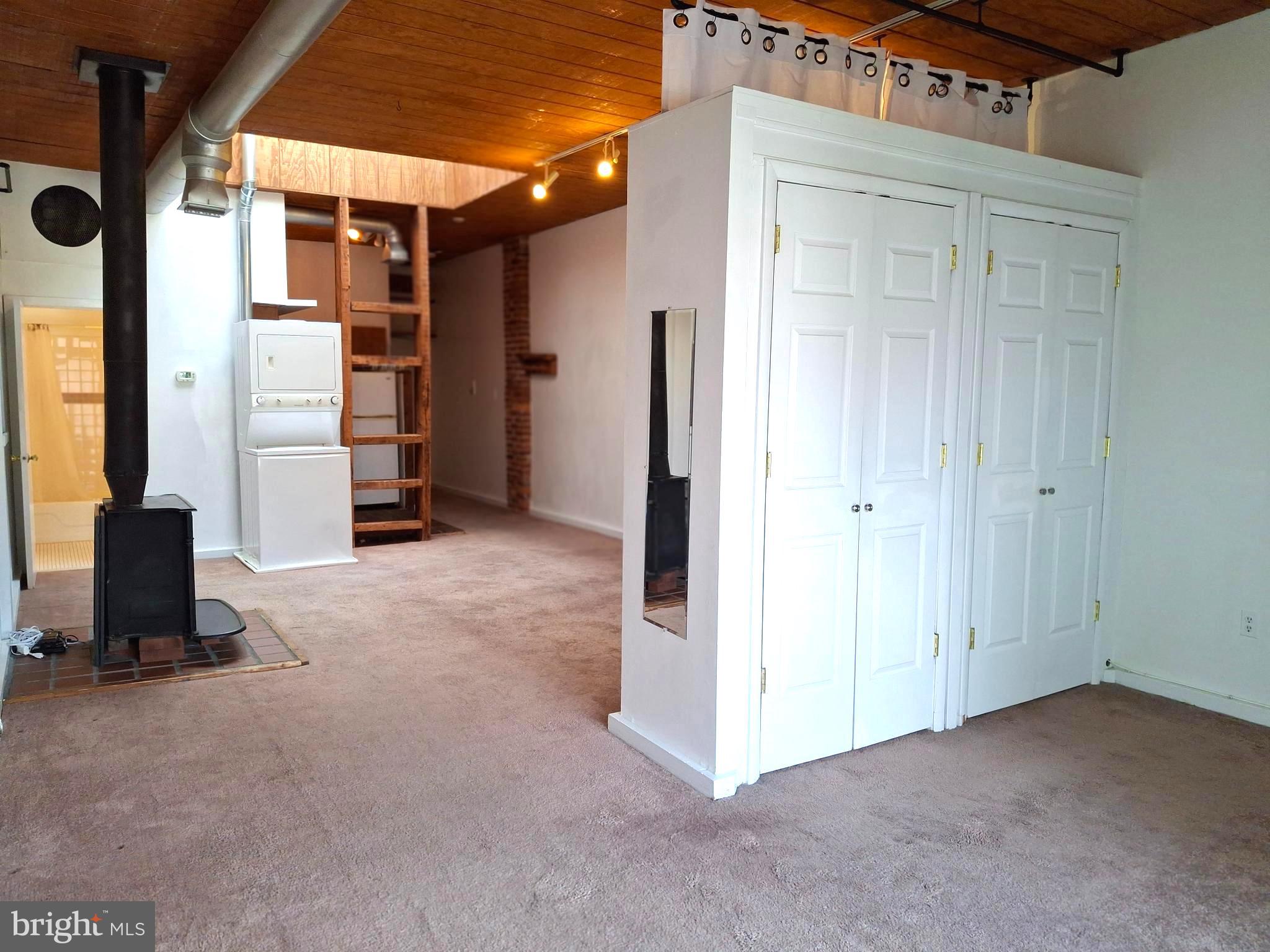 OLD CITY - Residential Lease