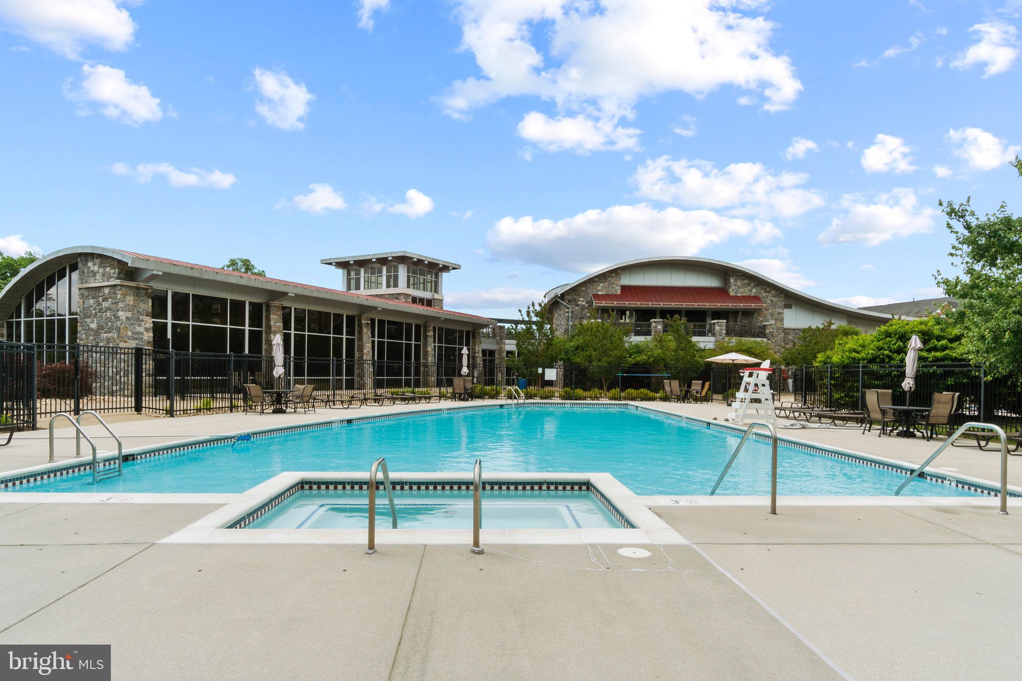 POTOMAC CLUB - Residential