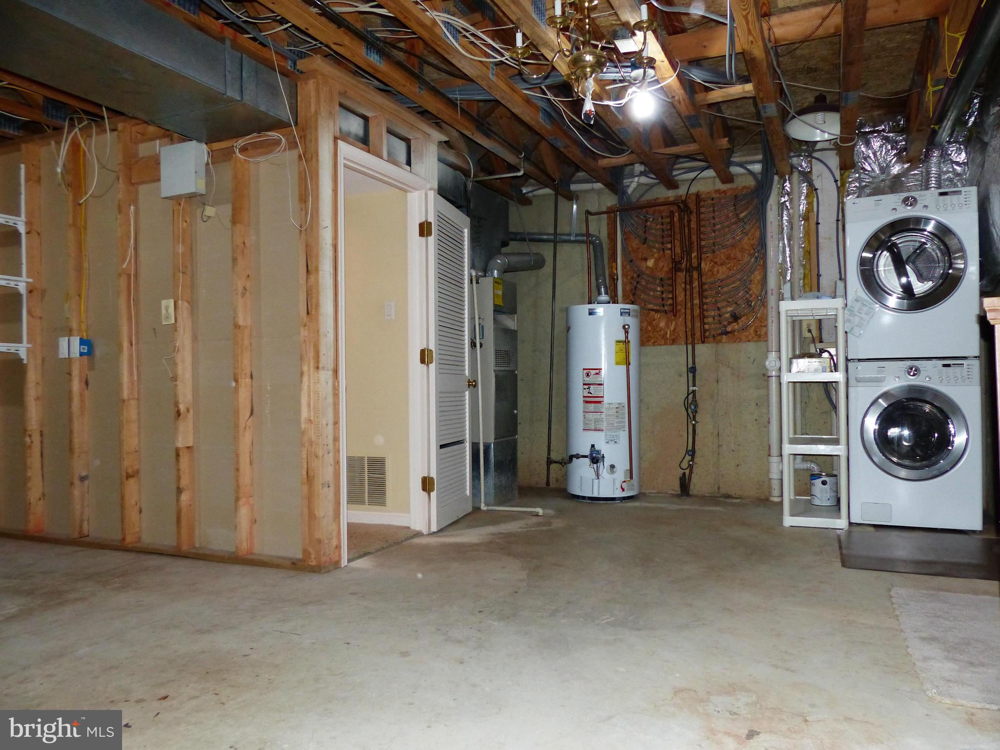 FAIR LAKES - Residential Lease