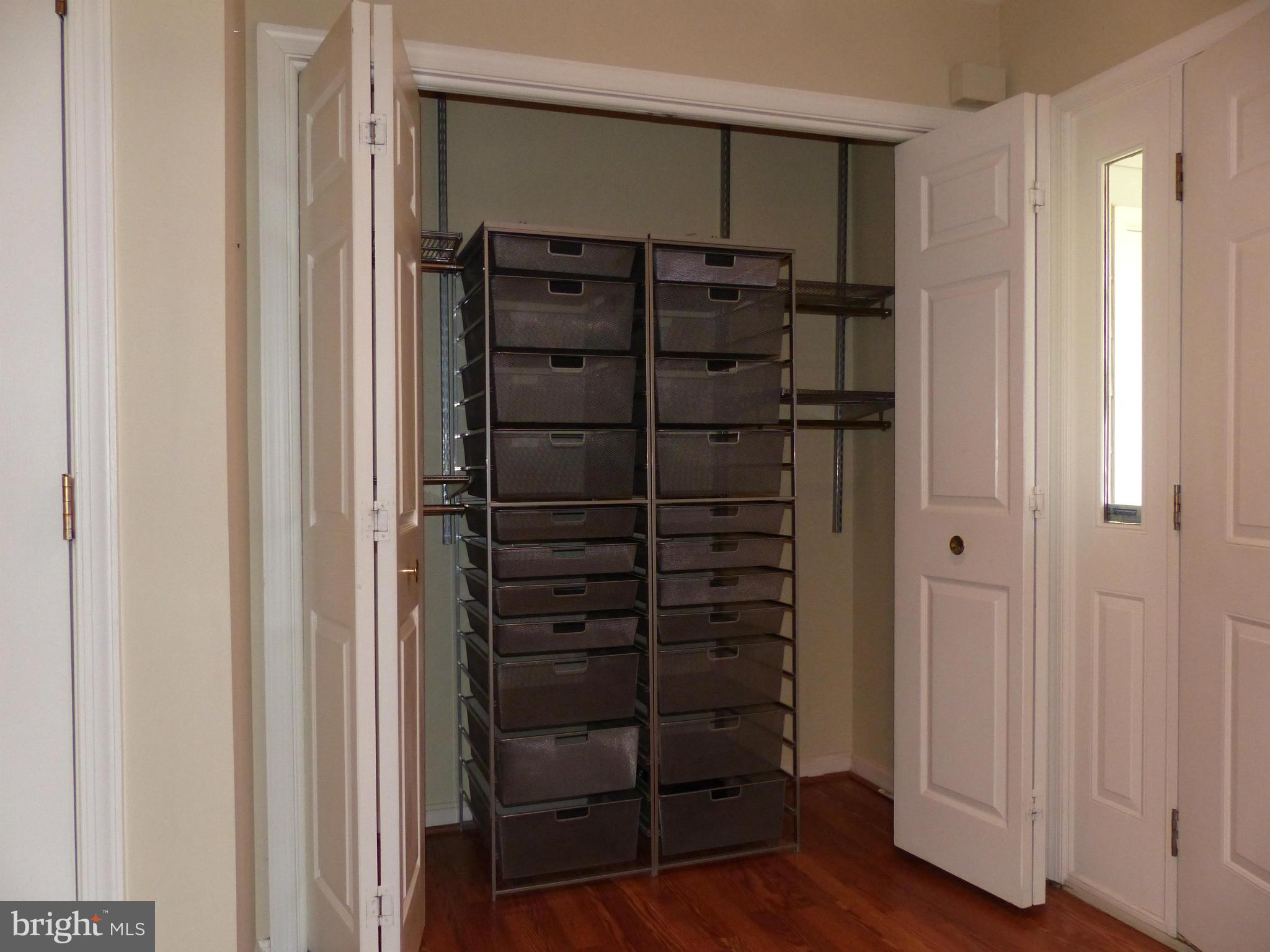 FAIR LAKES - Residential Lease