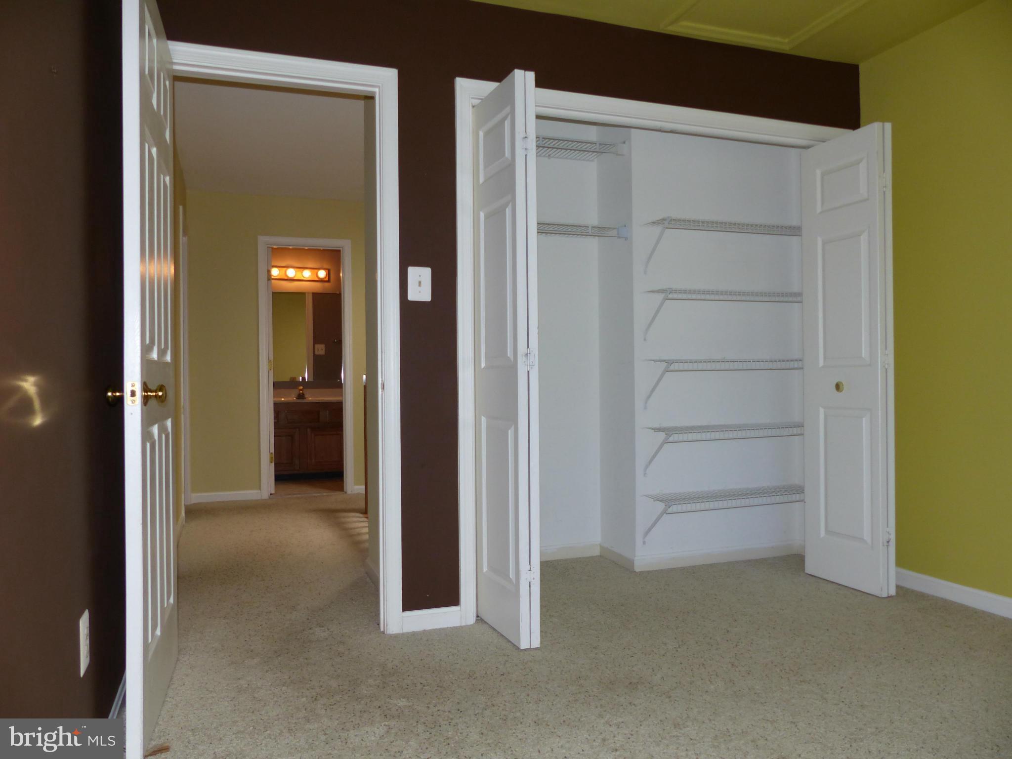 FAIR LAKES - Residential Lease