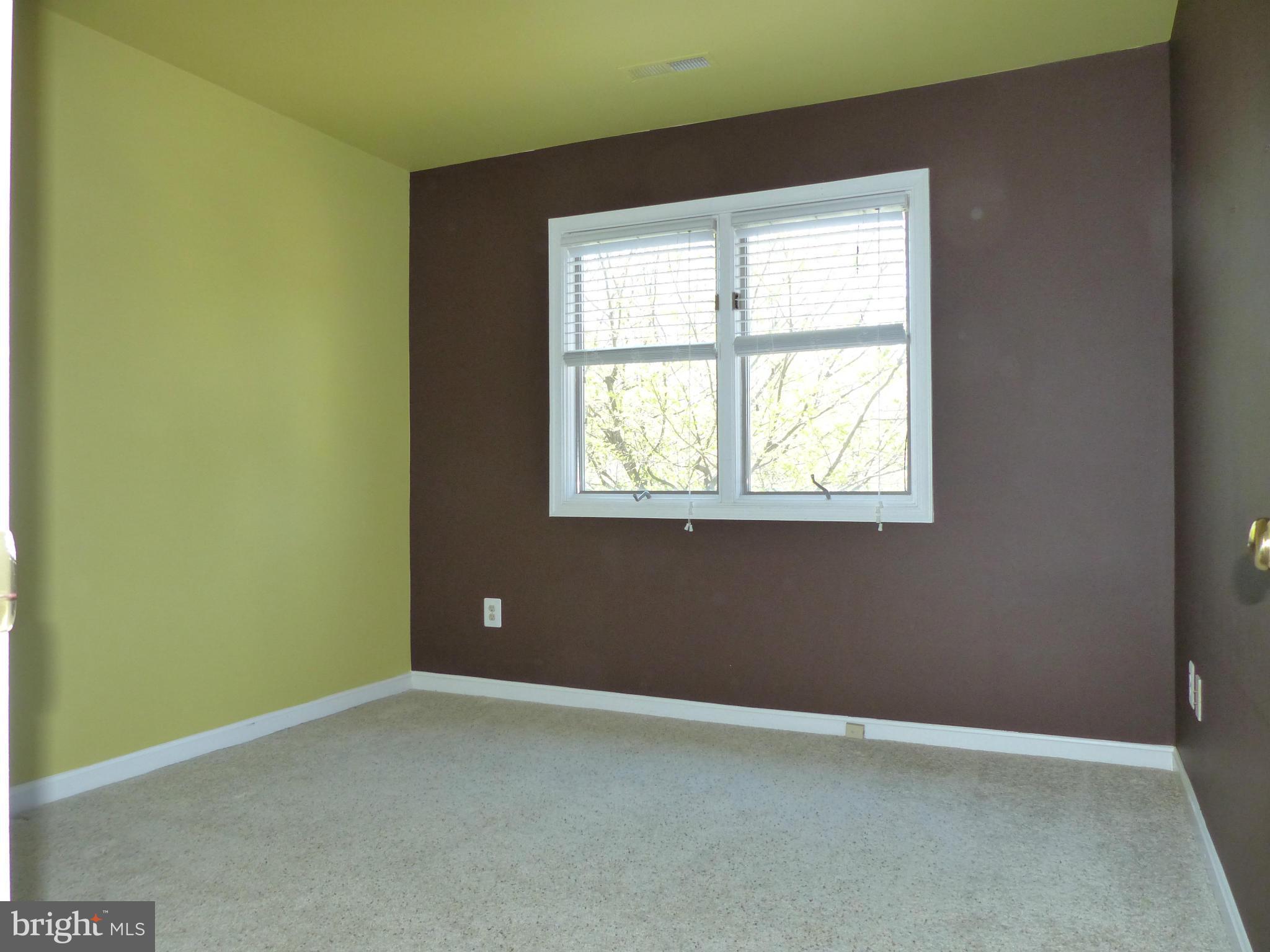 FAIR LAKES - Residential Lease