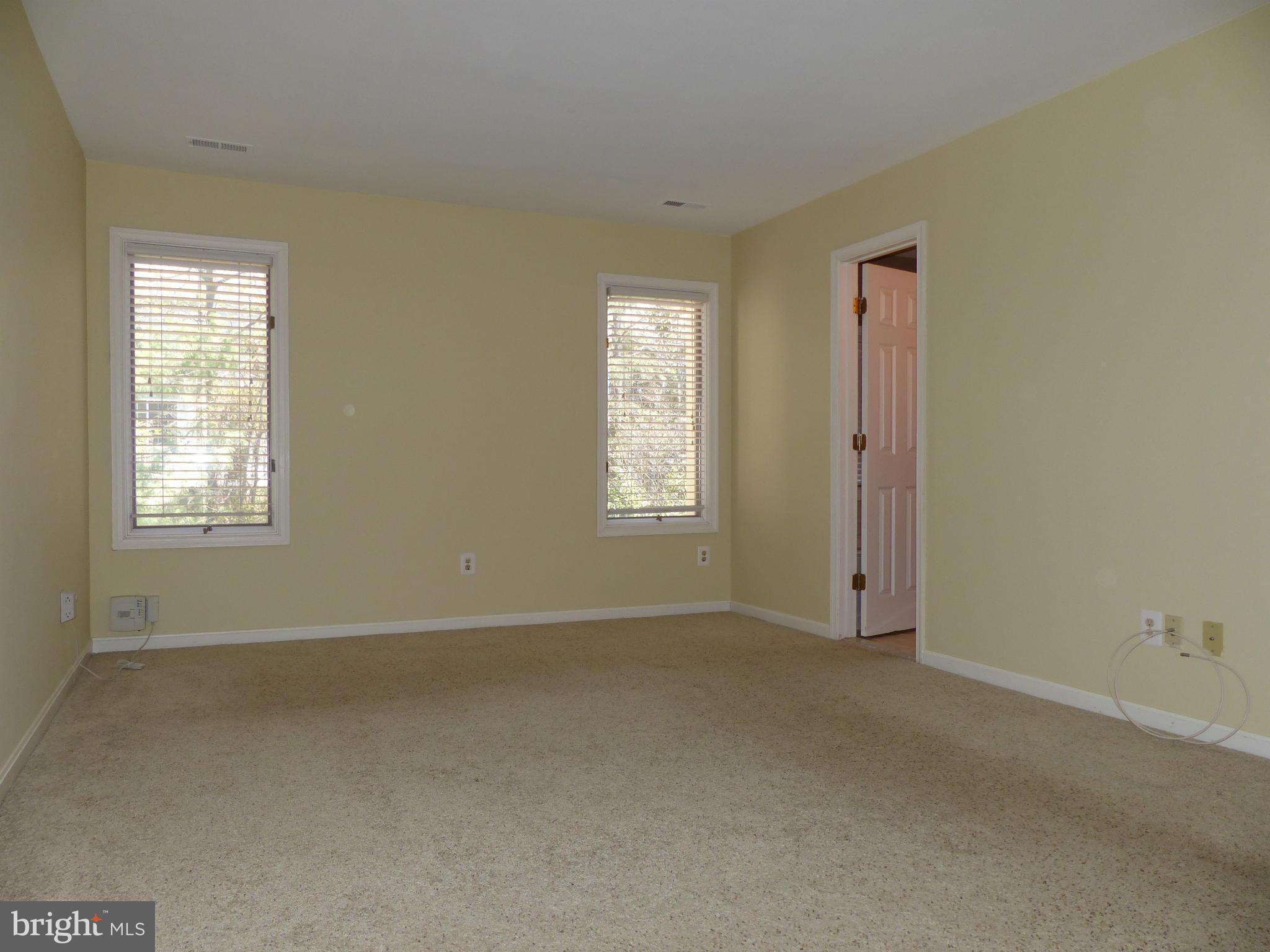 FAIR LAKES - Residential Lease