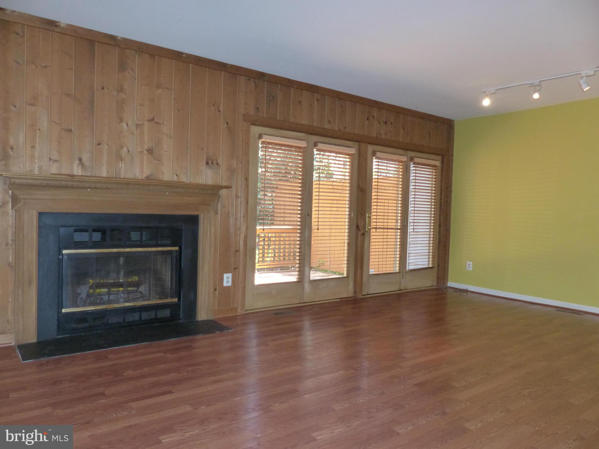 FAIR LAKES - Residential Lease