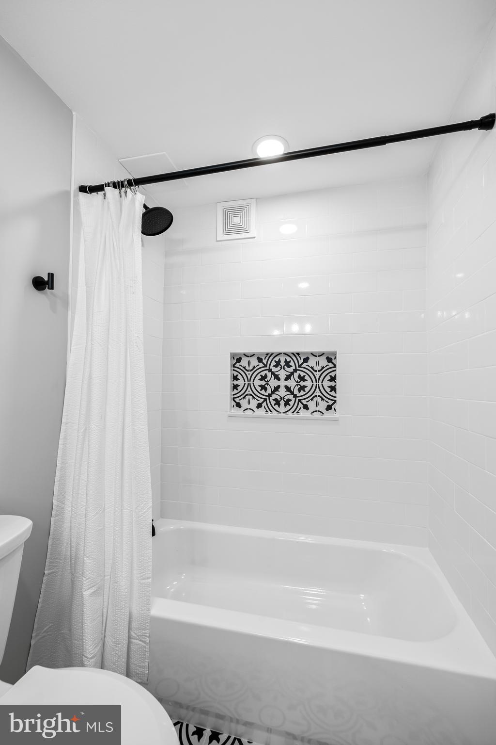 ROLAND PARK - Residential