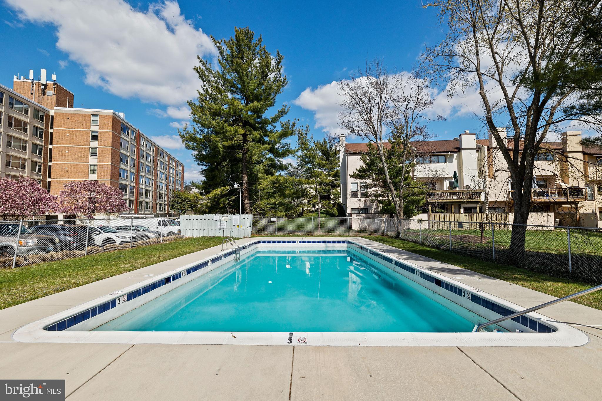 ROLAND PARK - Residential