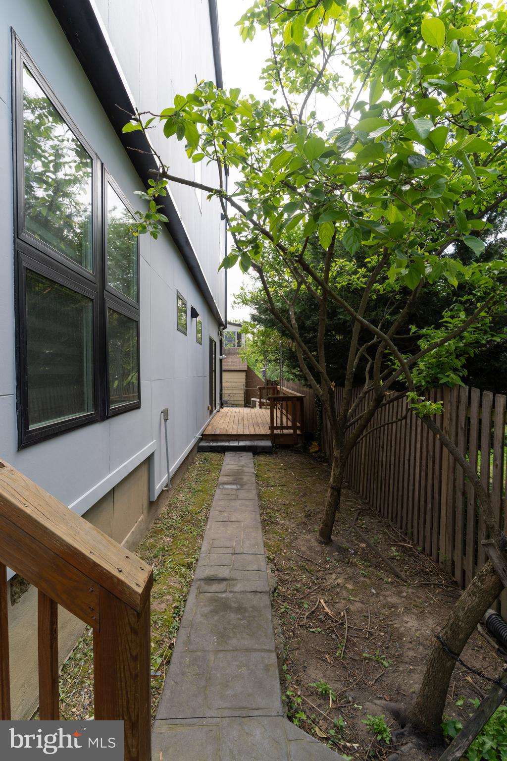 ADDISON HEIGHTS - Residential