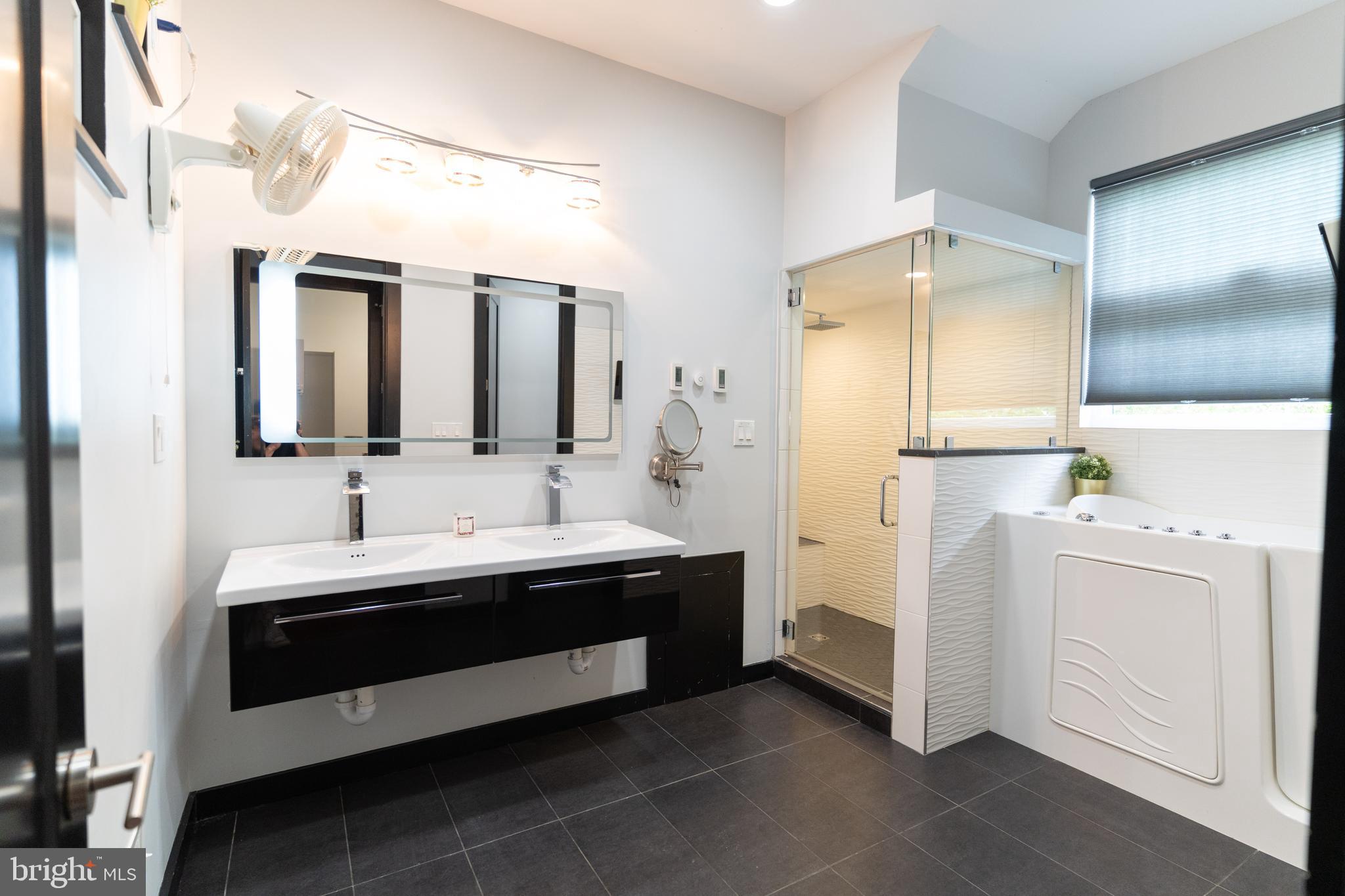 ADDISON HEIGHTS - Residential