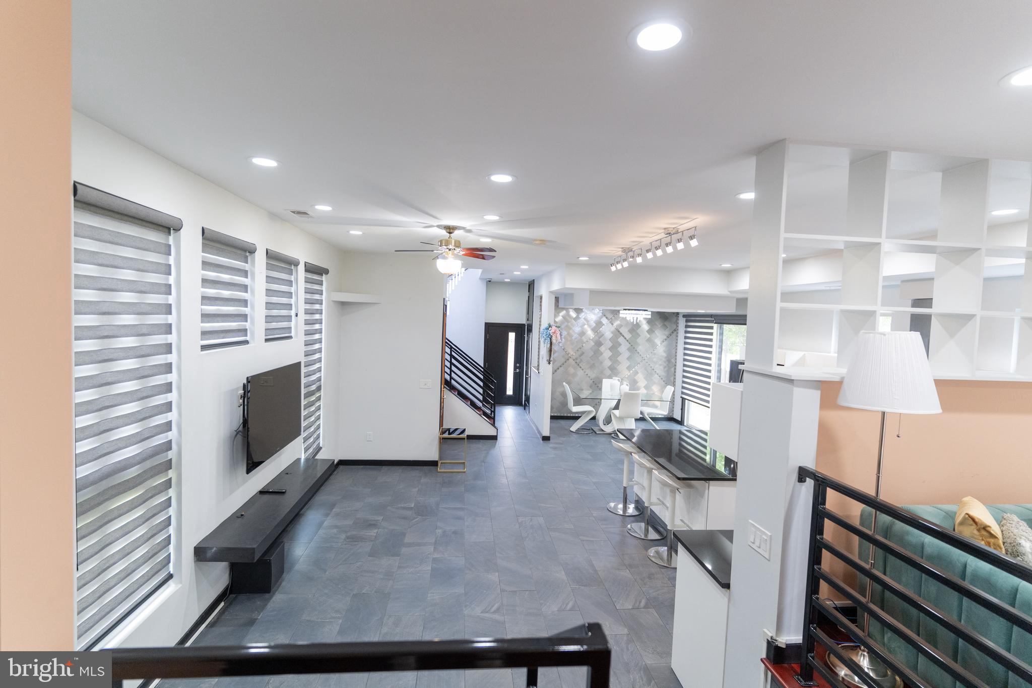 ADDISON HEIGHTS - Residential