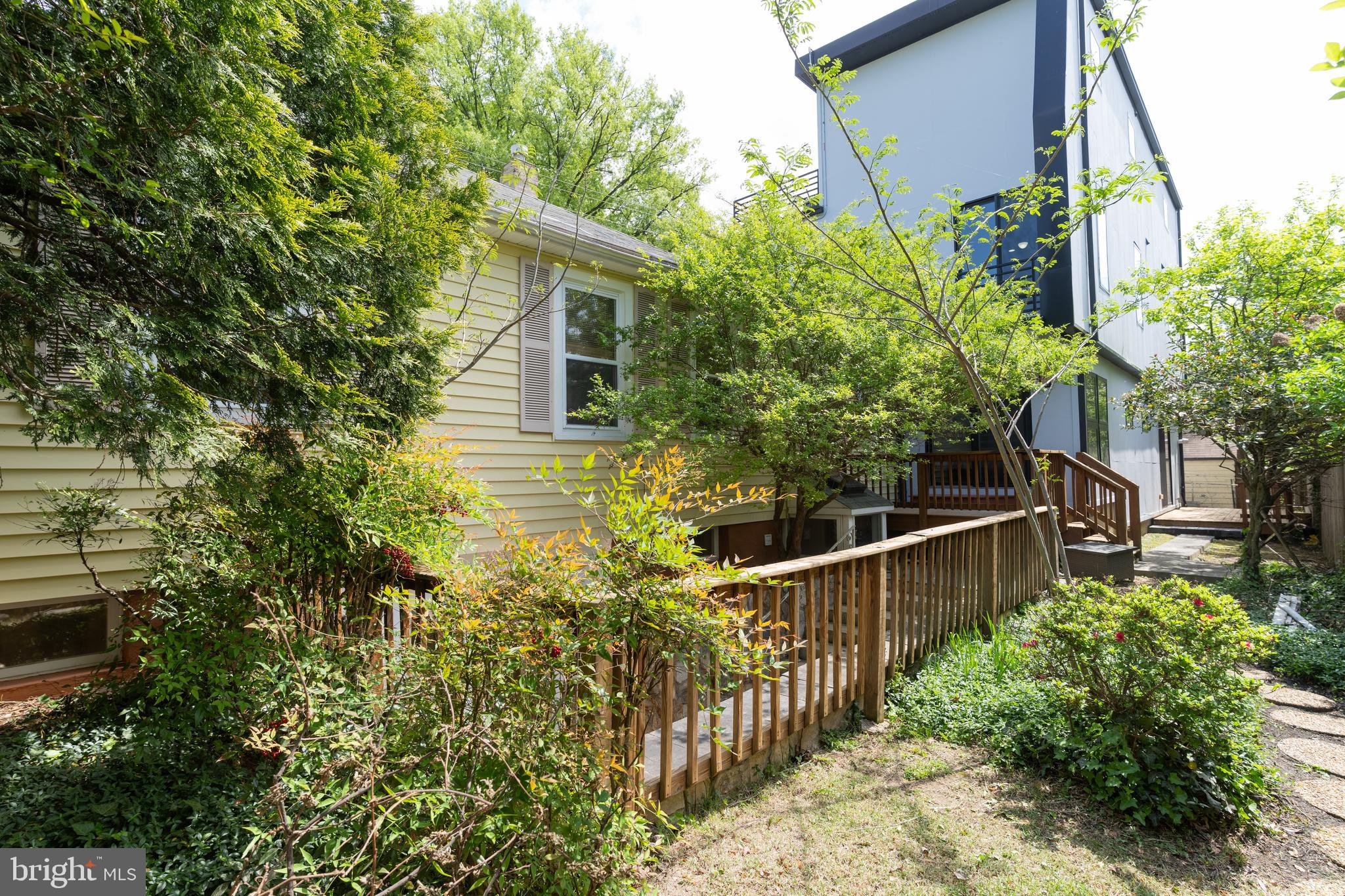 ADDISON HEIGHTS - Residential