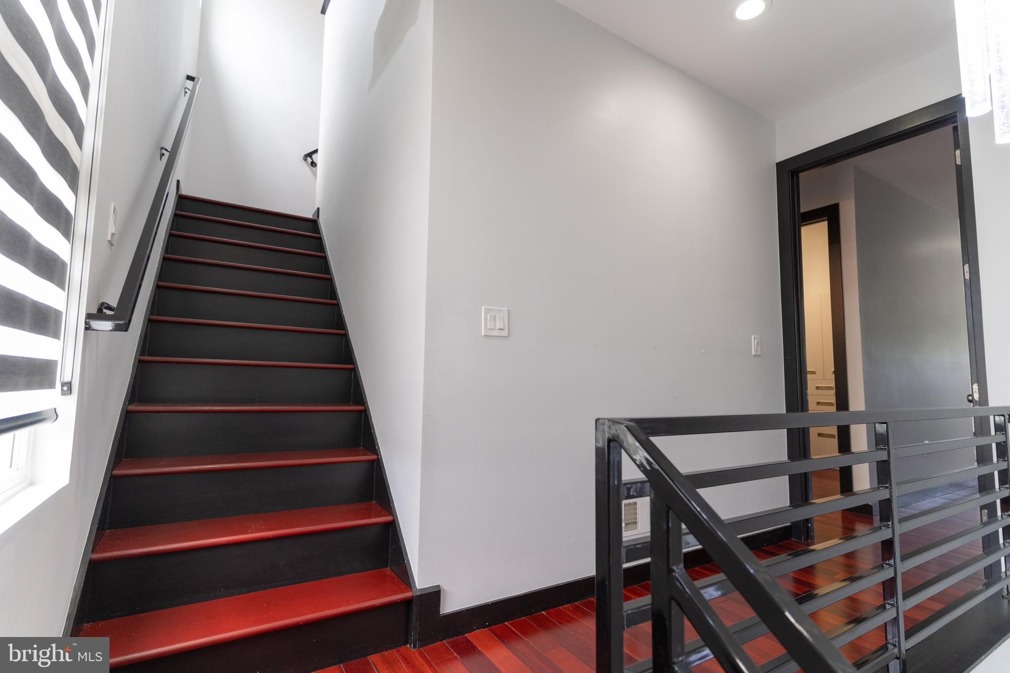 ADDISON HEIGHTS - Residential