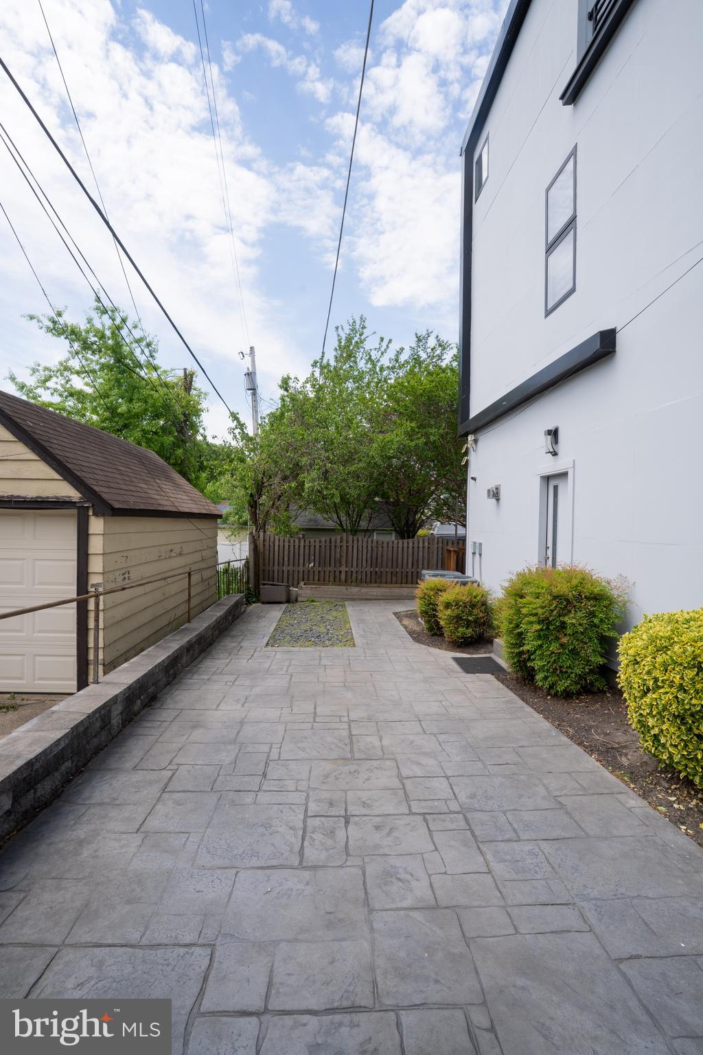 ADDISON HEIGHTS - Residential