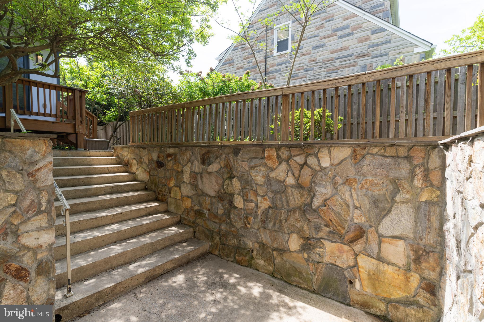 ADDISON HEIGHTS - Residential