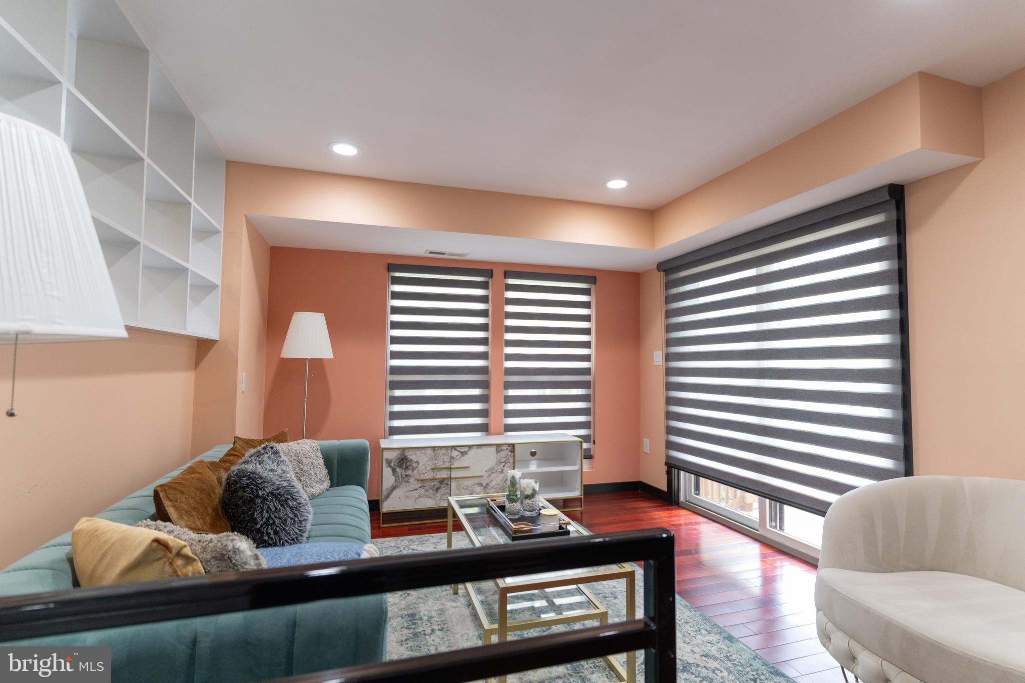 ADDISON HEIGHTS - Residential