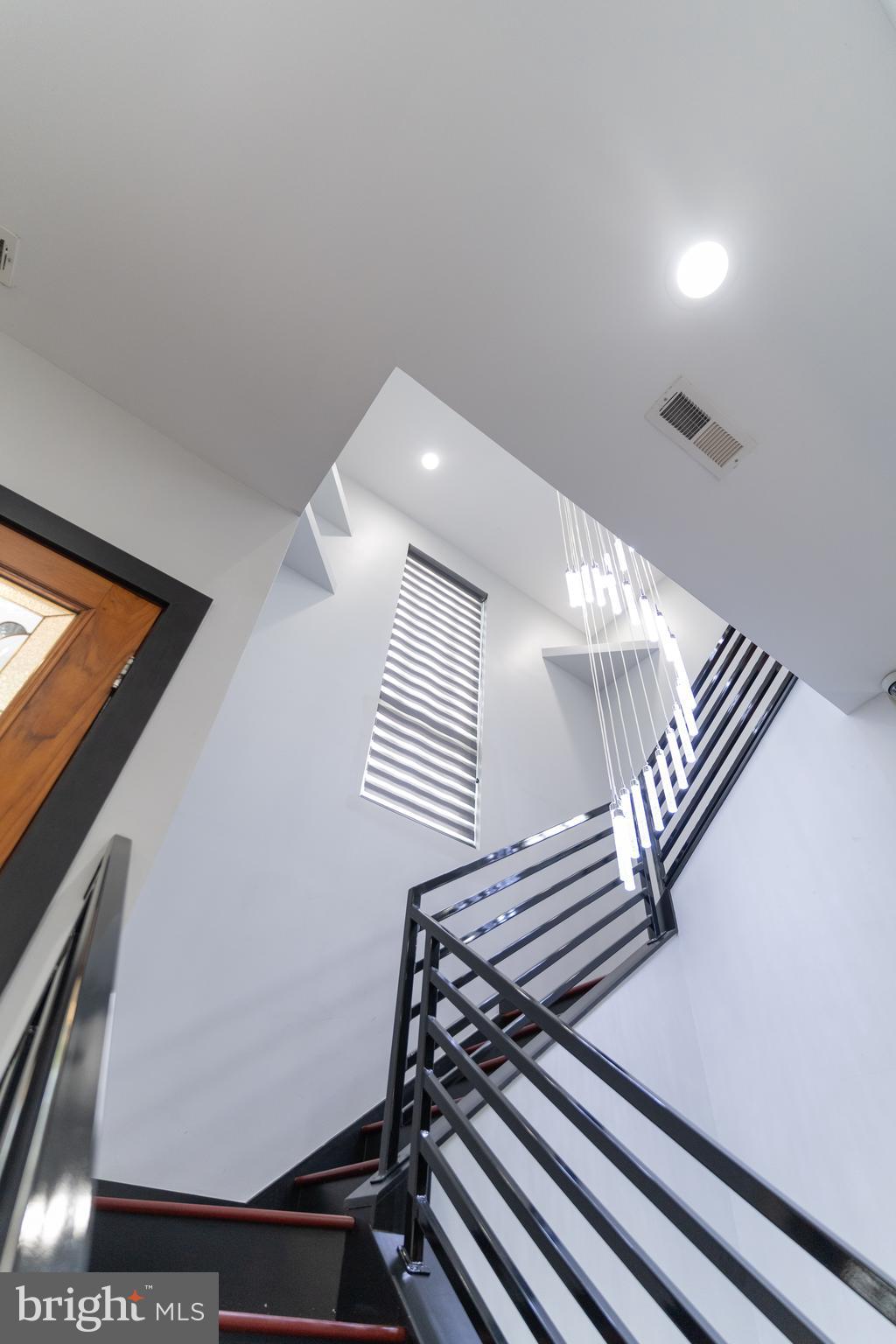 ADDISON HEIGHTS - Residential