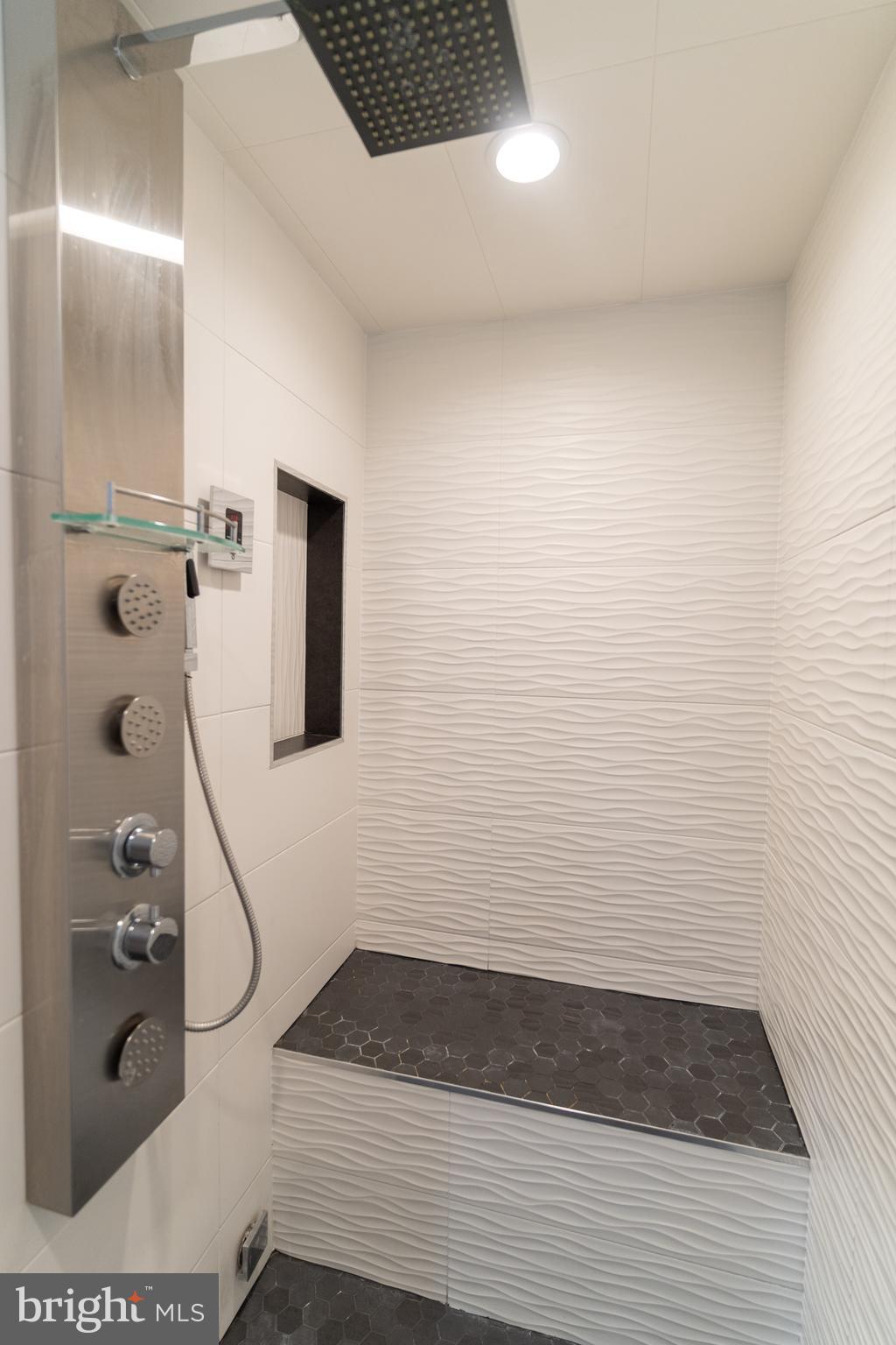 ADDISON HEIGHTS - Residential