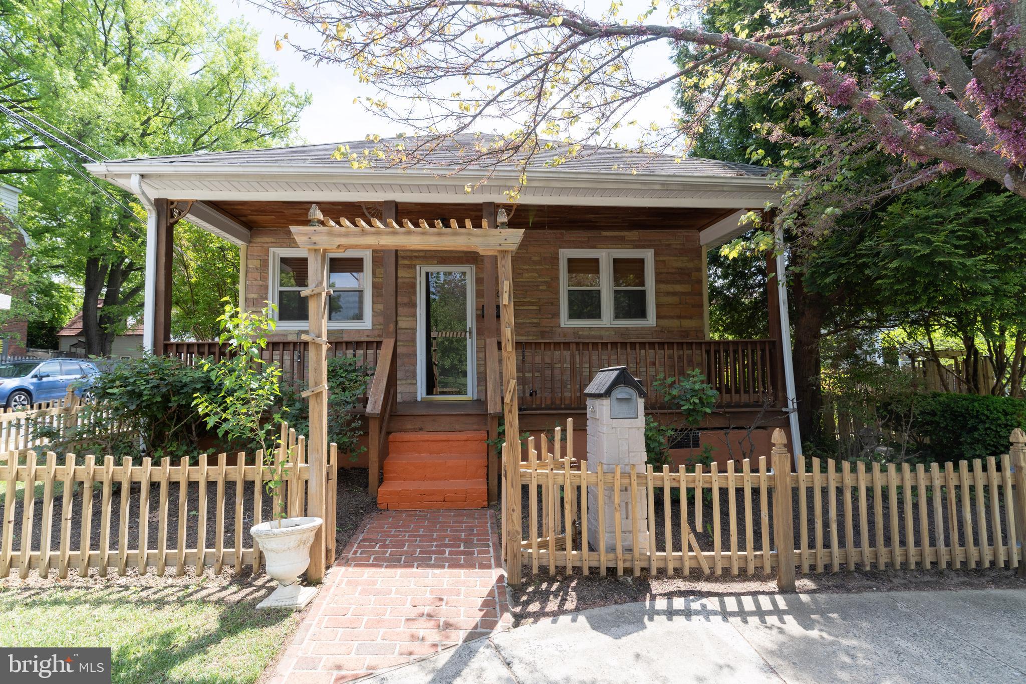 ADDISON HEIGHTS - Residential