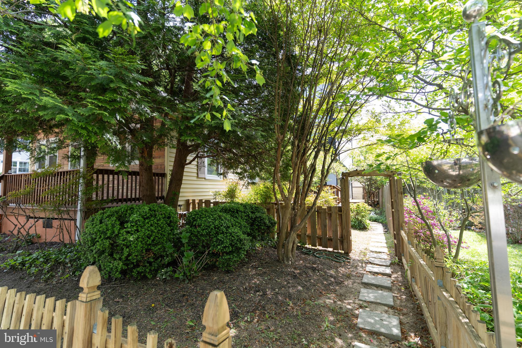 ADDISON HEIGHTS - Residential