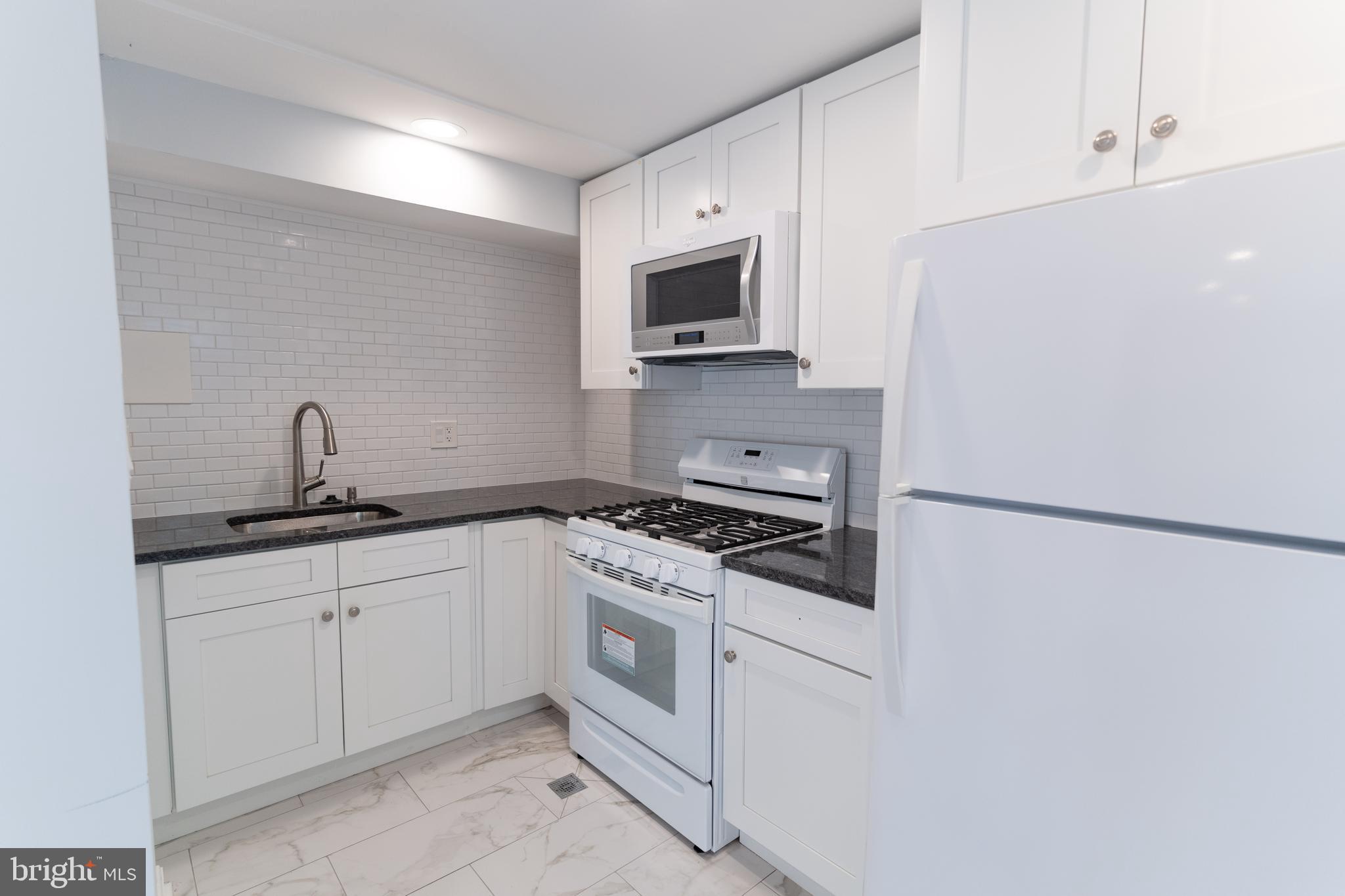 ADDISON HEIGHTS - Residential