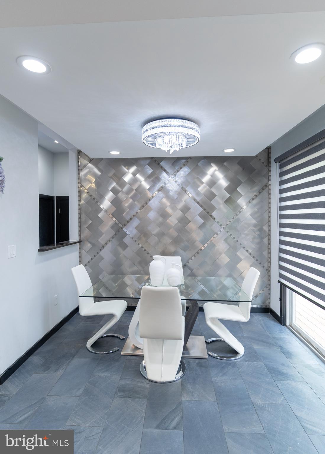 ADDISON HEIGHTS - Residential