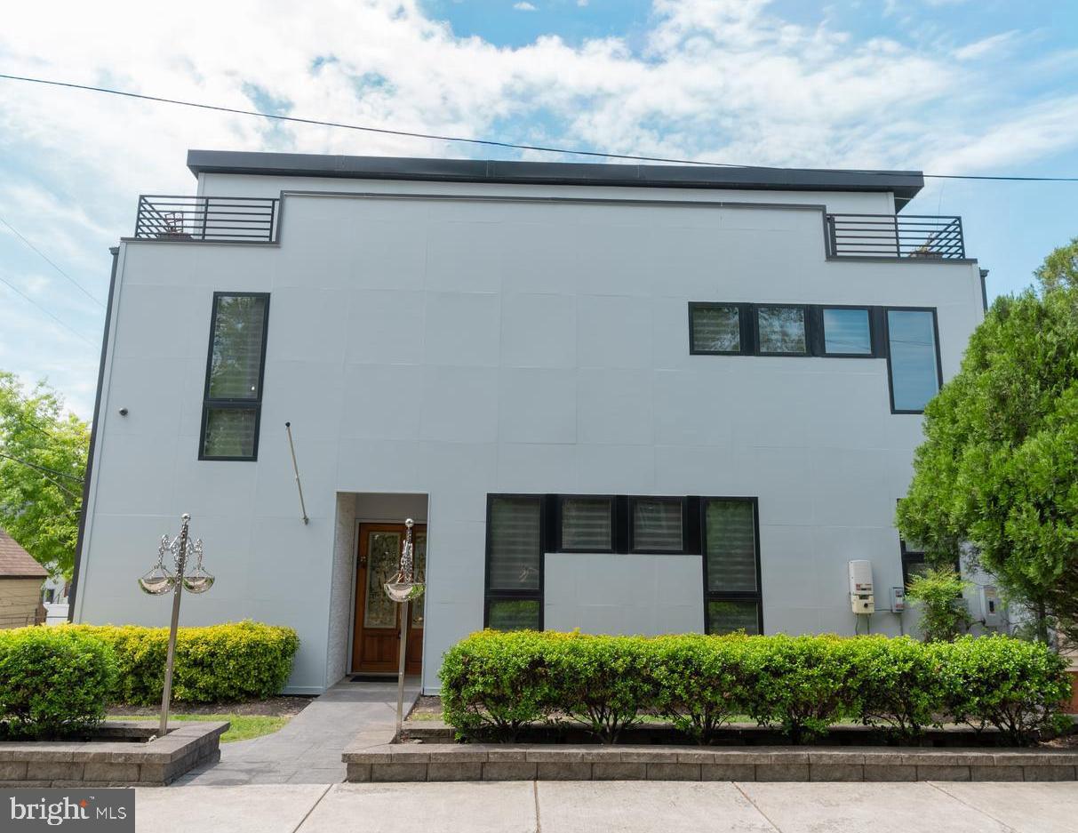 ADDISON HEIGHTS - Residential