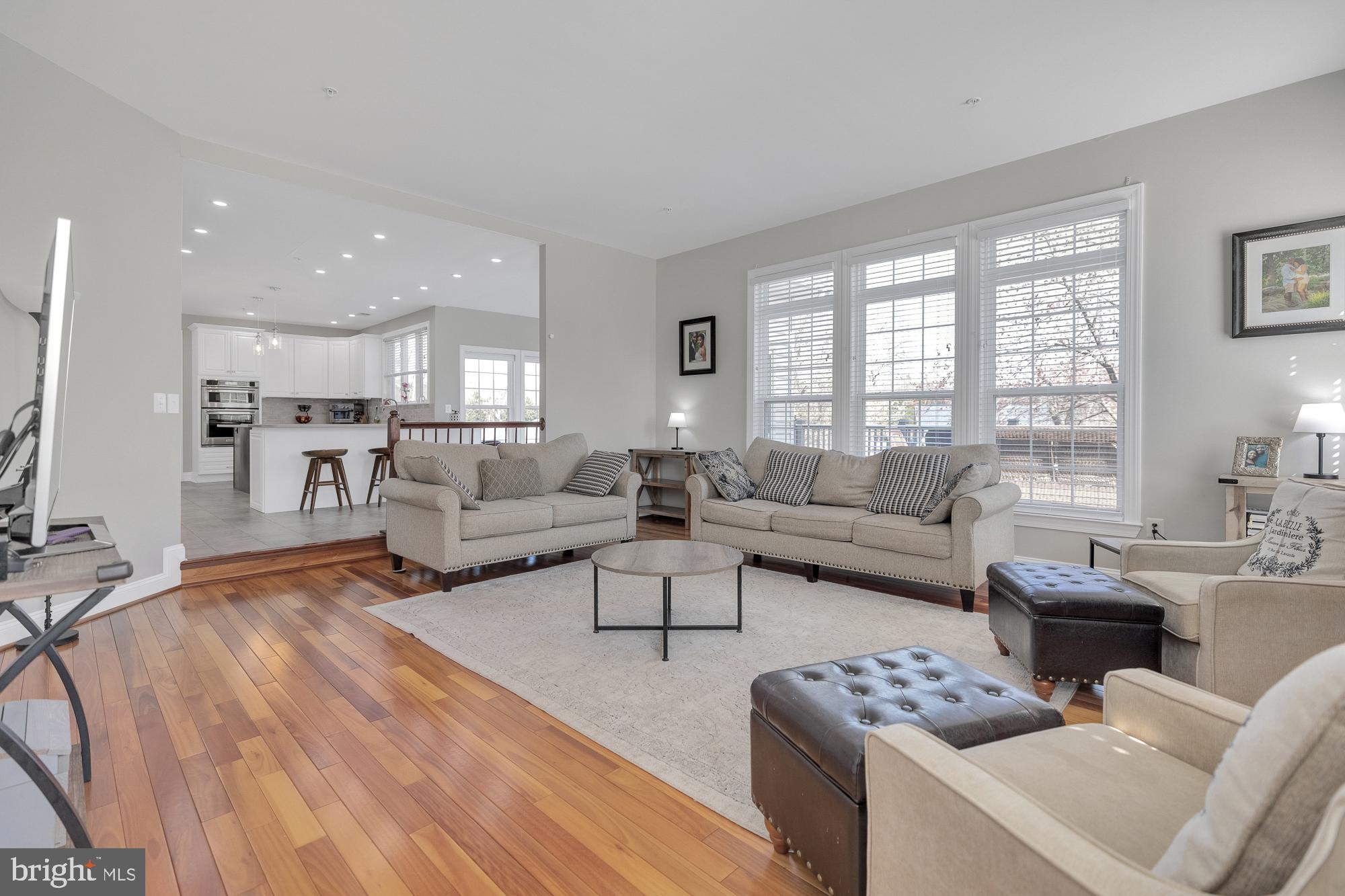 STRAWBERRY GLENN - Residential