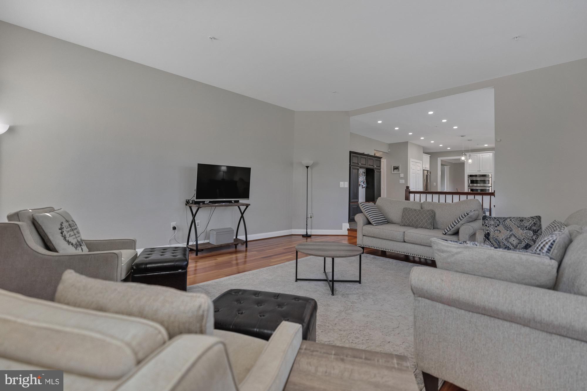 STRAWBERRY GLENN - Residential