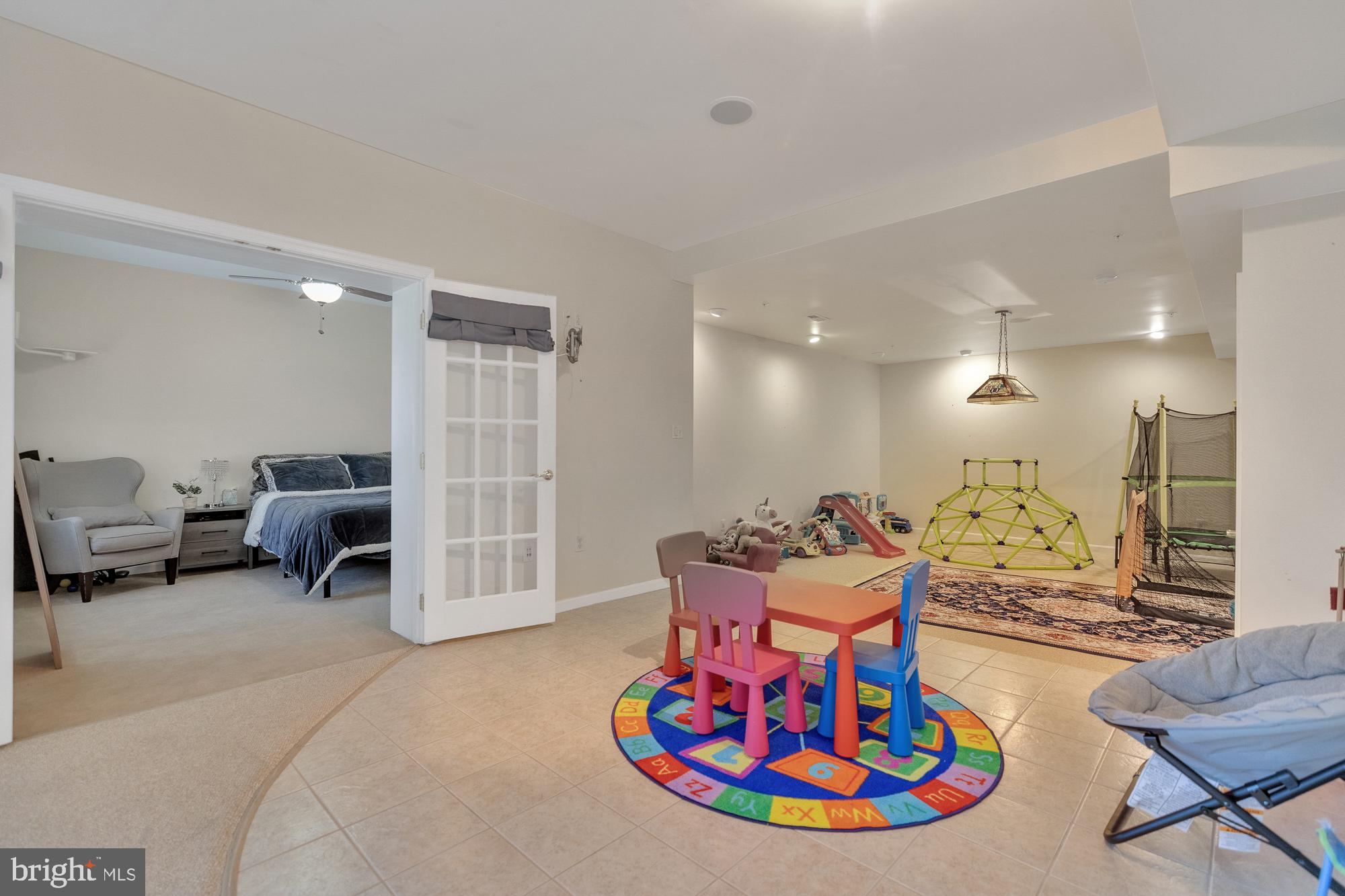 STRAWBERRY GLENN - Residential