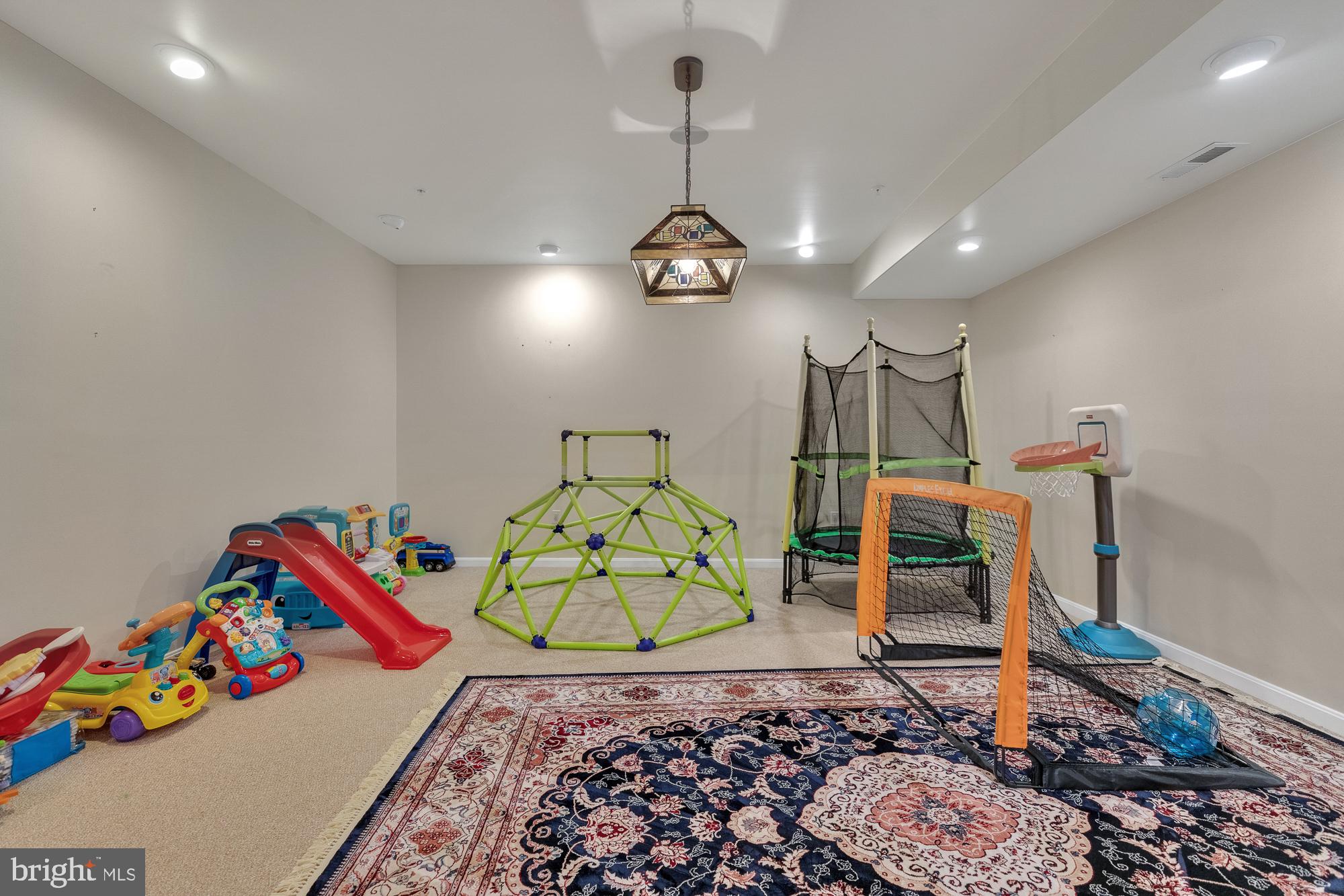 STRAWBERRY GLENN - Residential