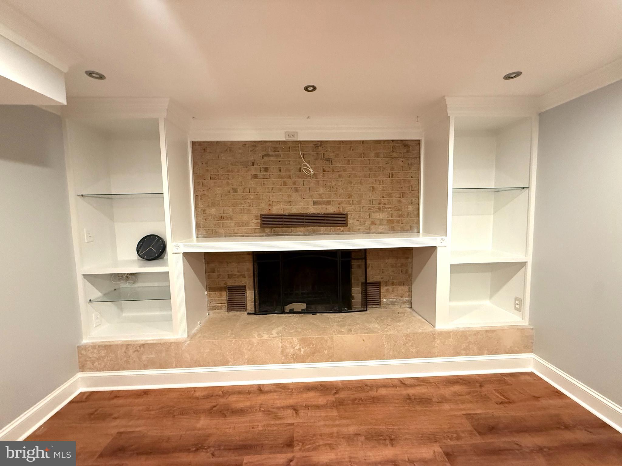 GALLOWS ESTATES - Residential