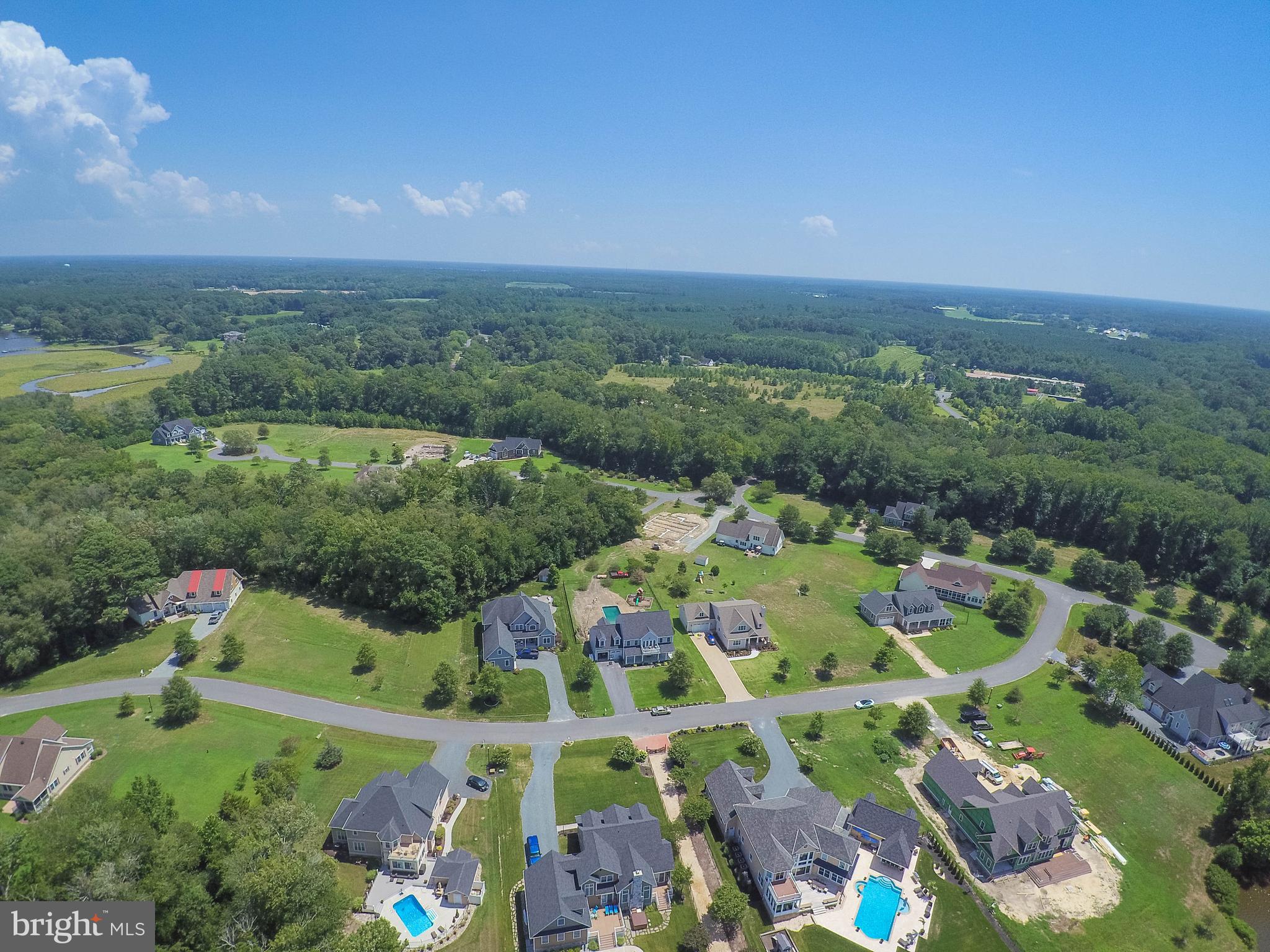 VILLAGE DOWN RIVER - Land