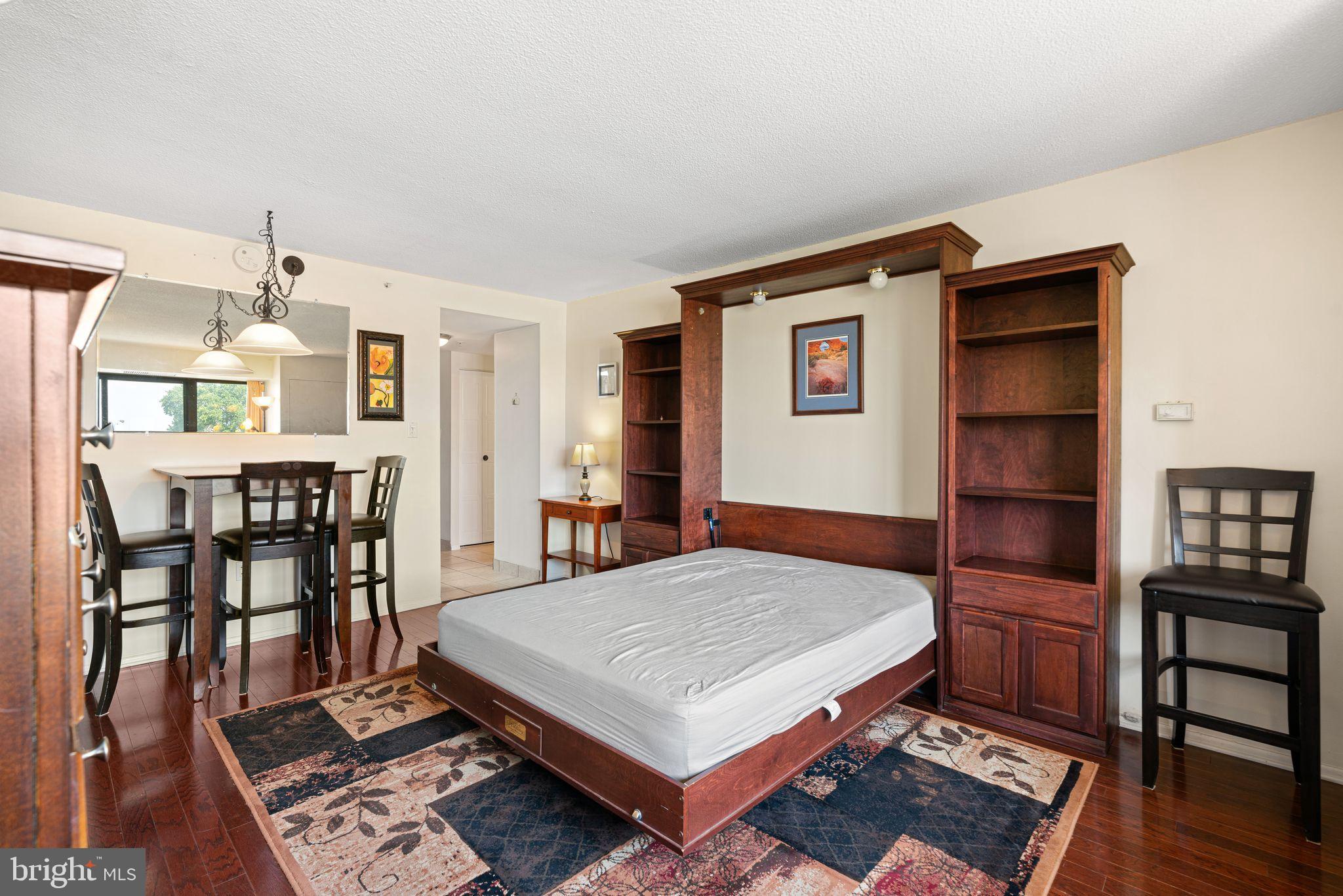 ART MUSEUM AREA - Residential