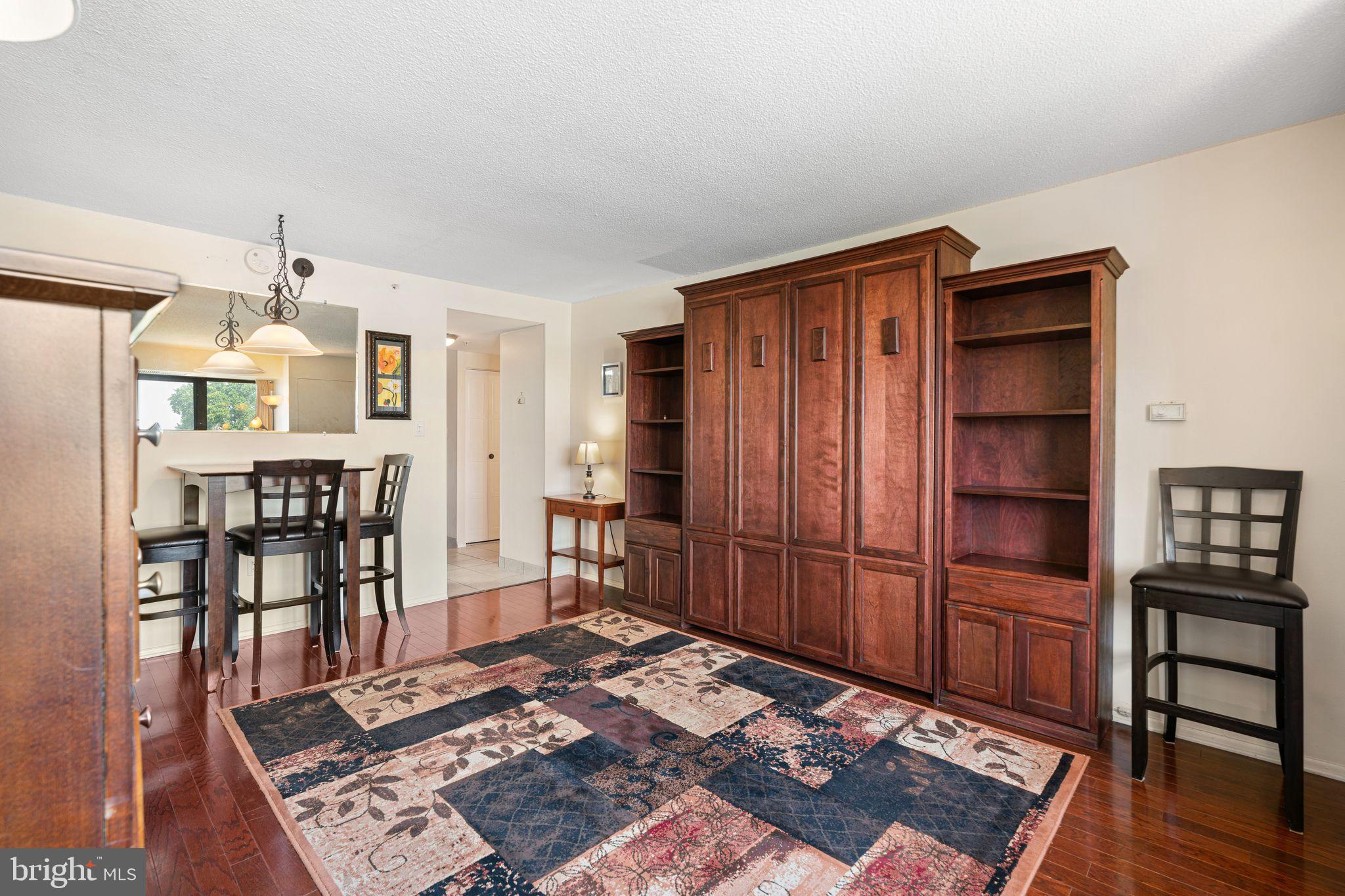 ART MUSEUM AREA - Residential