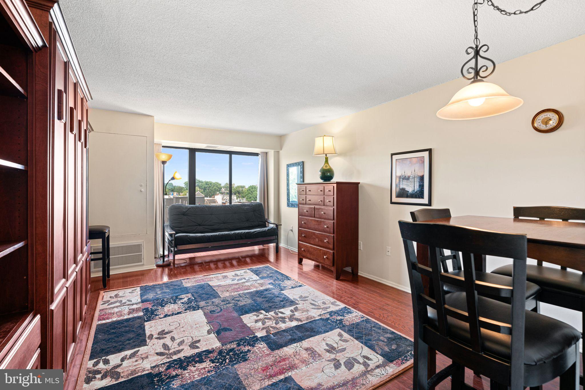 ART MUSEUM AREA - Residential