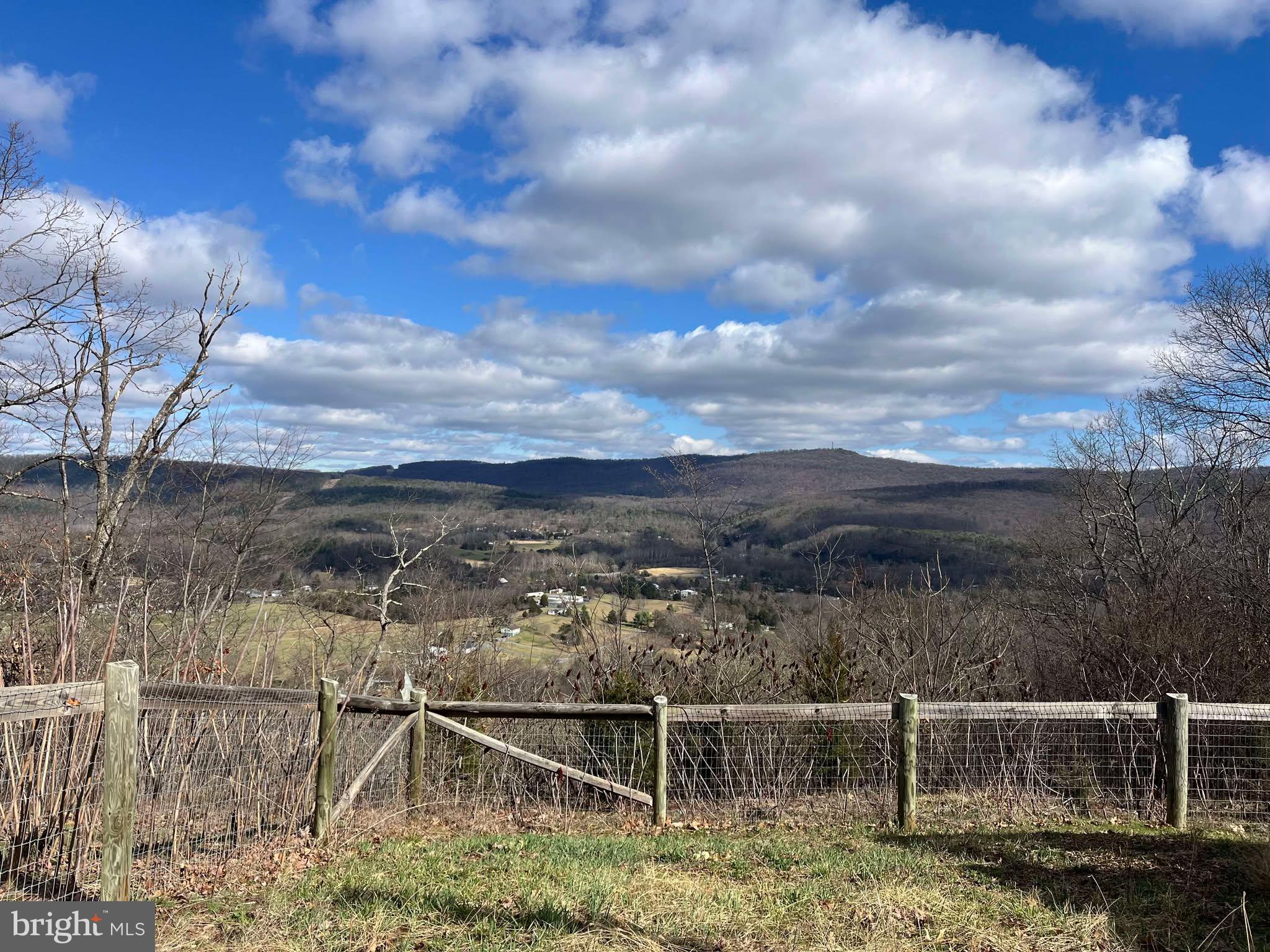 GOLDEN ACRES - Residential