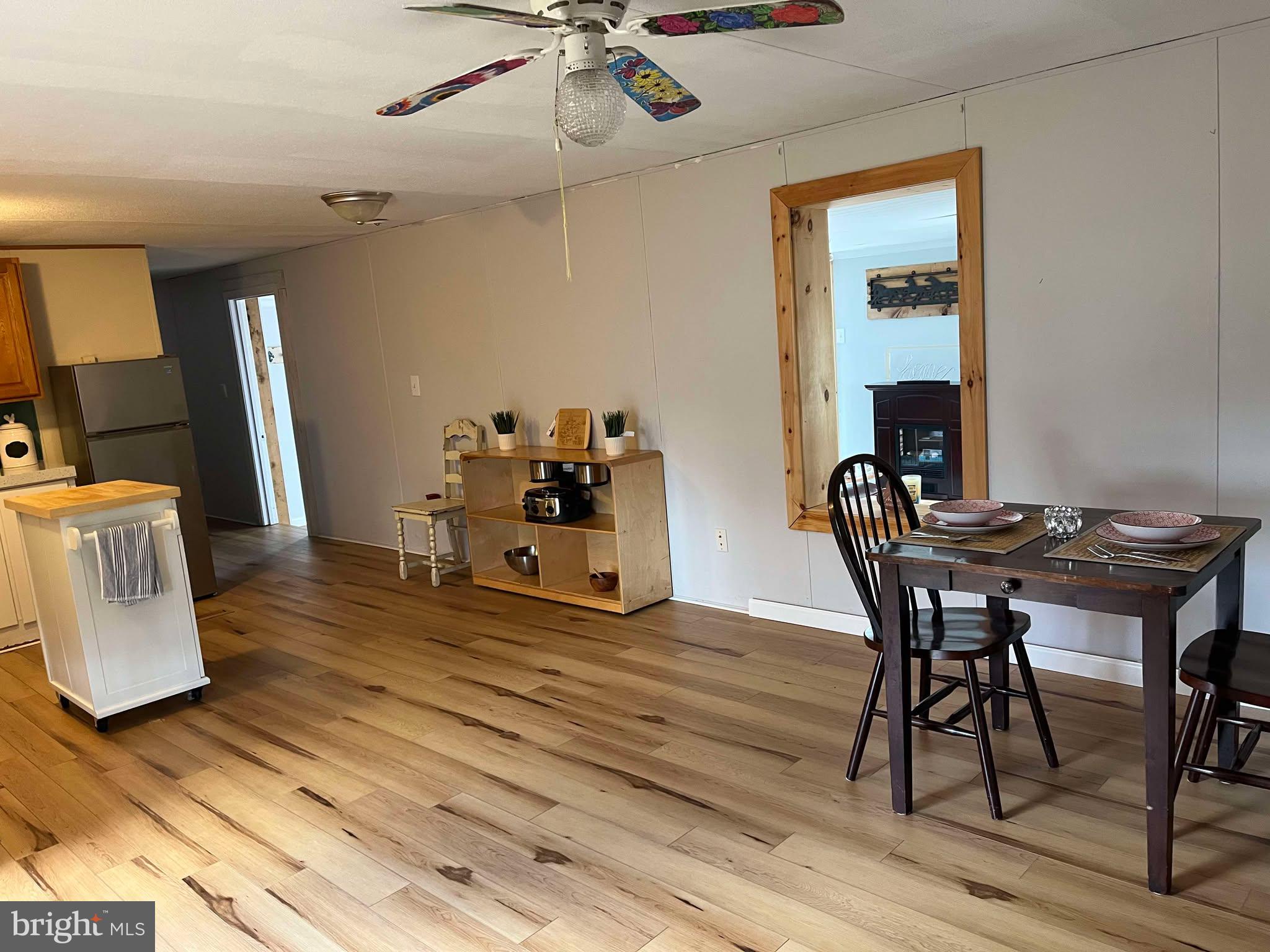 GOLDEN ACRES - Residential