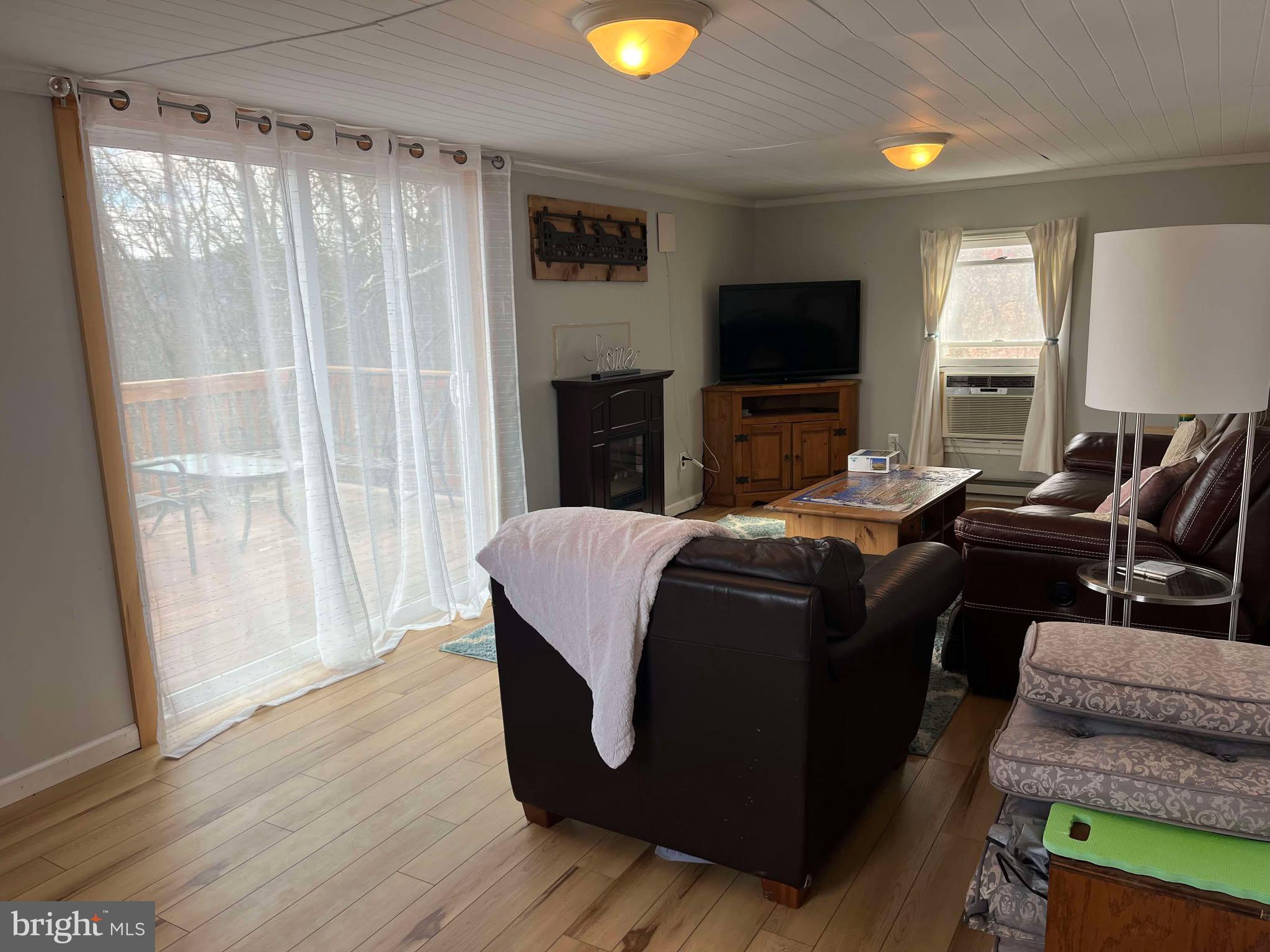 GOLDEN ACRES - Residential