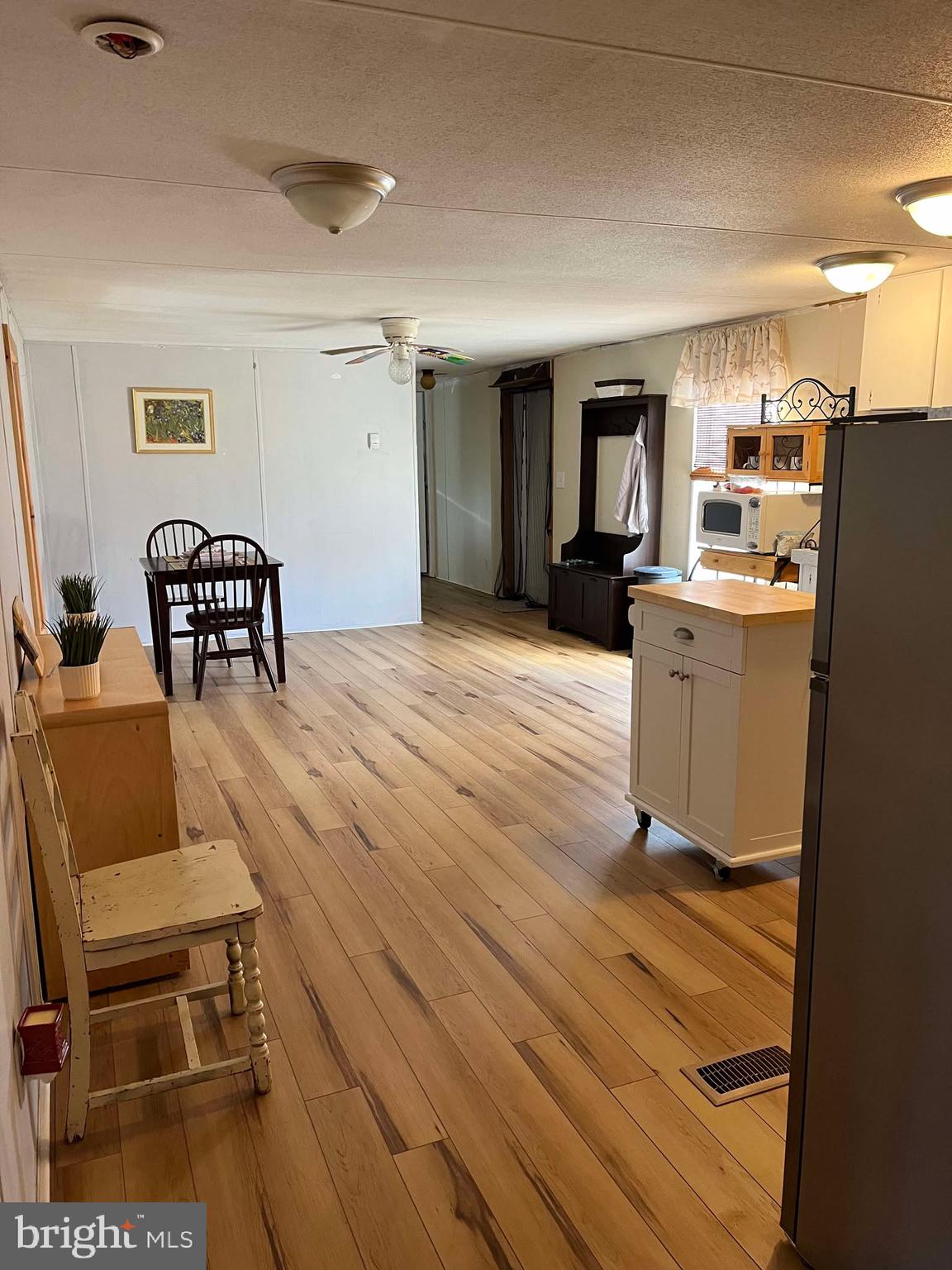 GOLDEN ACRES - Residential