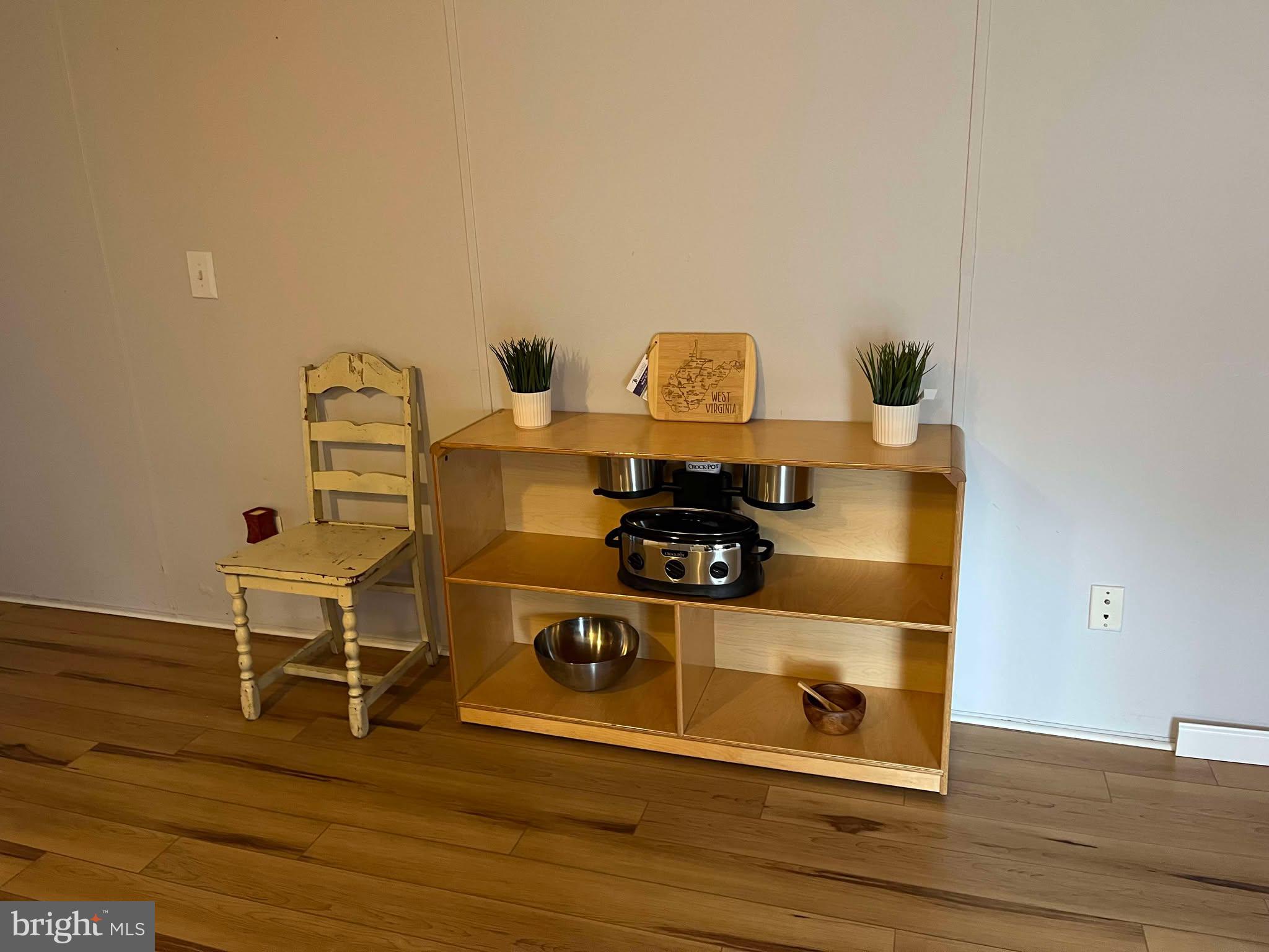 GOLDEN ACRES - Residential