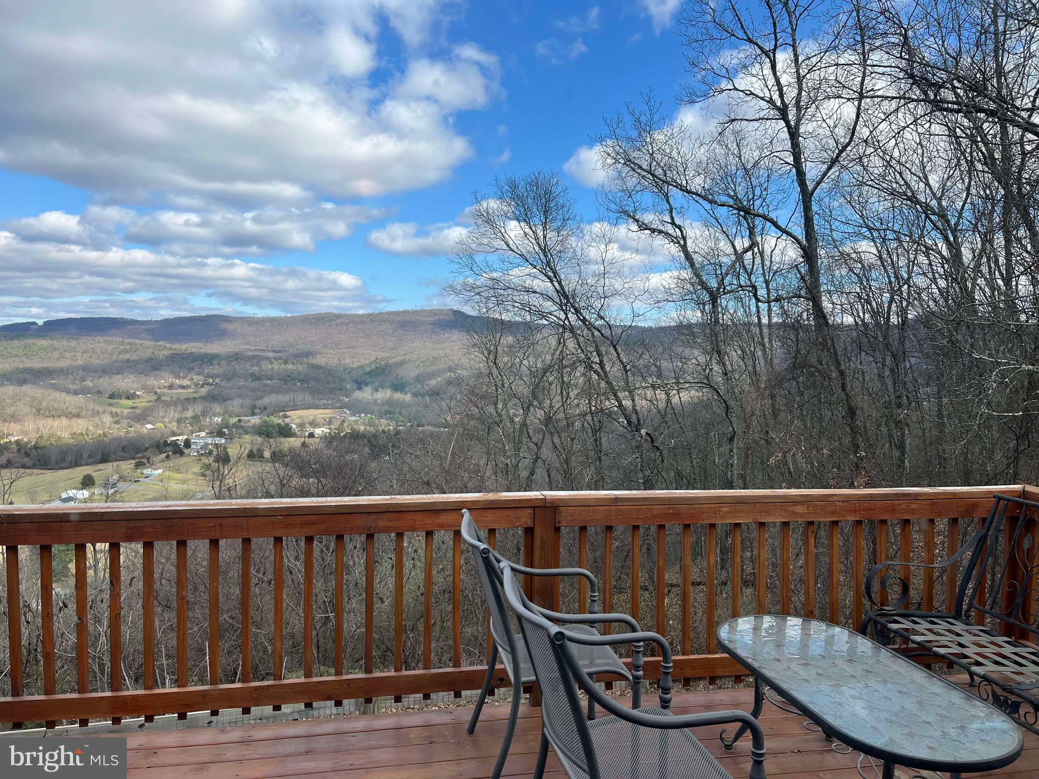 GOLDEN ACRES - Residential