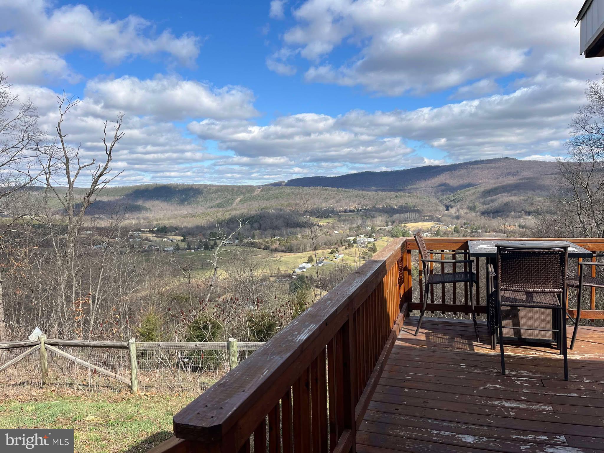 GOLDEN ACRES - Residential