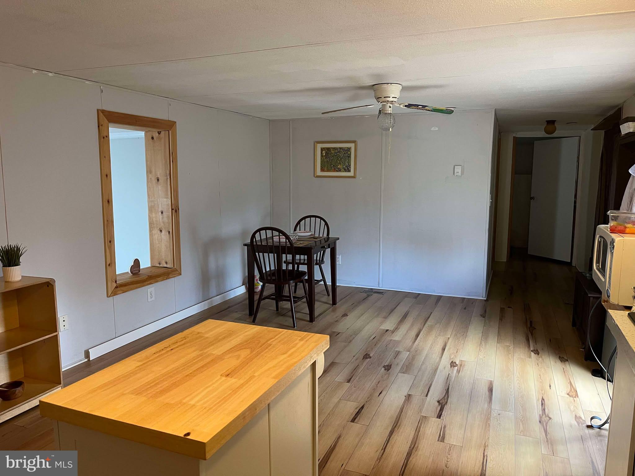 GOLDEN ACRES - Residential